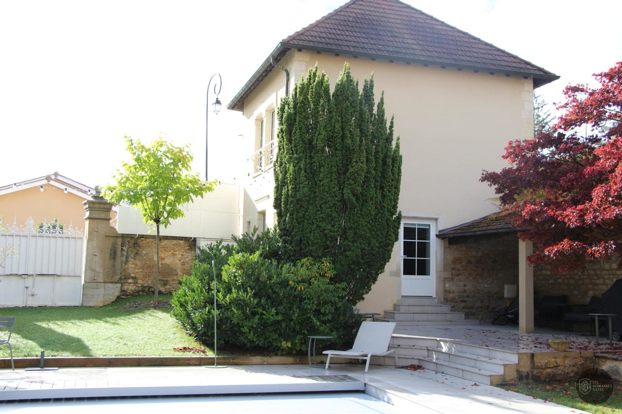 Vue extérieure de l'hôtel Golf du Beaujolais à Anse en Auvergne-Rhône-Alpes