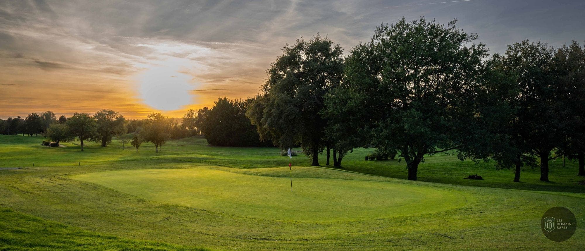 Vue extérieure de l'hôtel Golf du Haut-Poitou en Nouvelle-Aquitaine