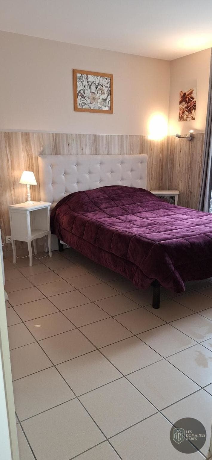 Vue extérieure du lieu Grange de Meslay à Parcay en Centre-Val de Loire