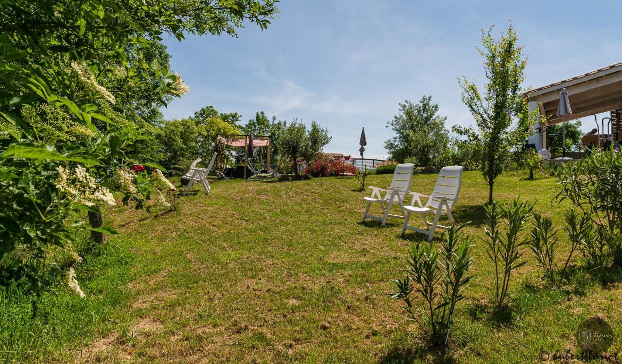 Vue extérieure du lieu Grange de Renneville en Normandie