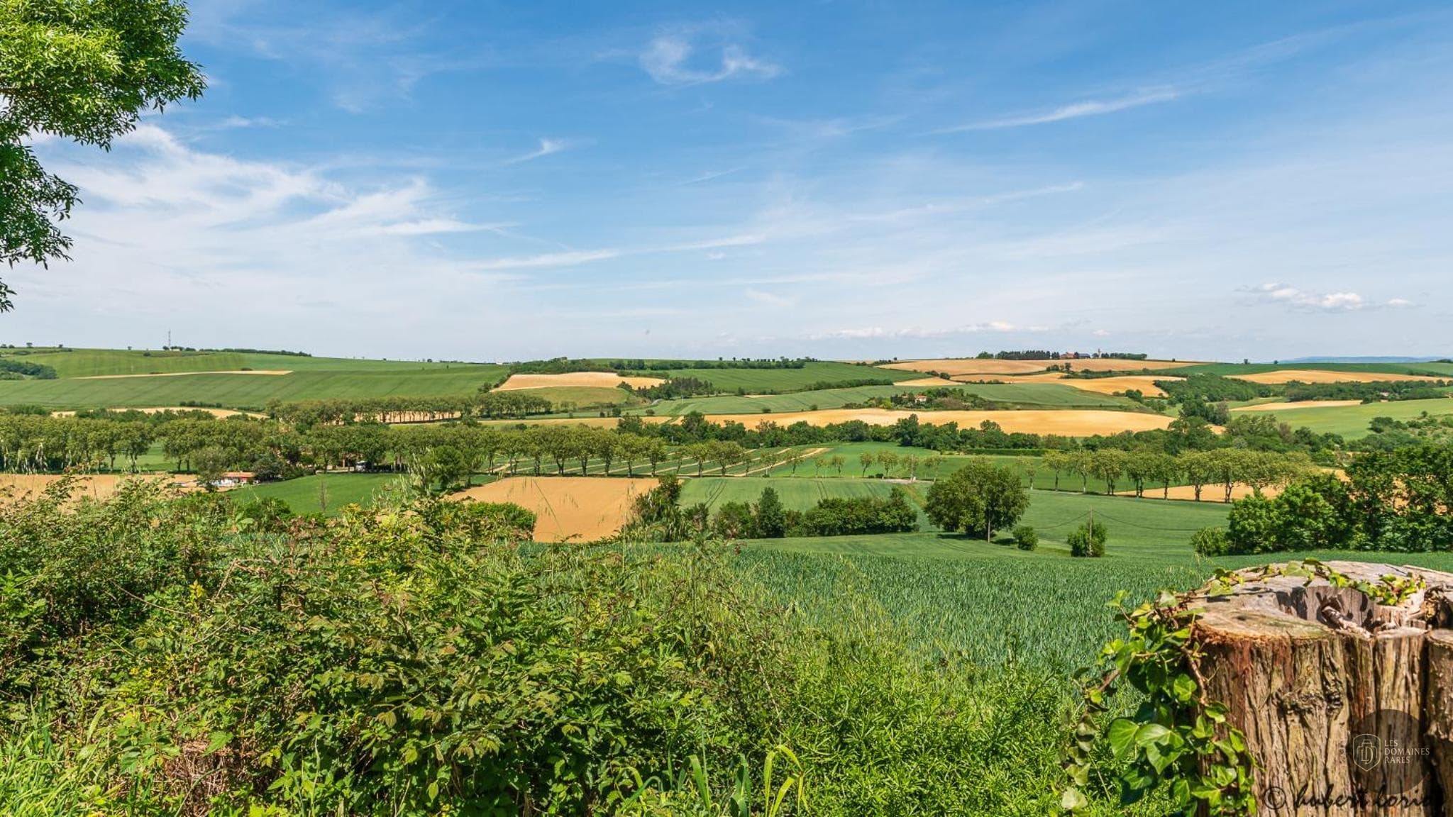 Vue extérieure du lieu Grange de Renneville en Normandie