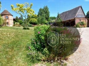 Vue extérieure du lieu Grange de Rouville à Hébécourt en Normandie