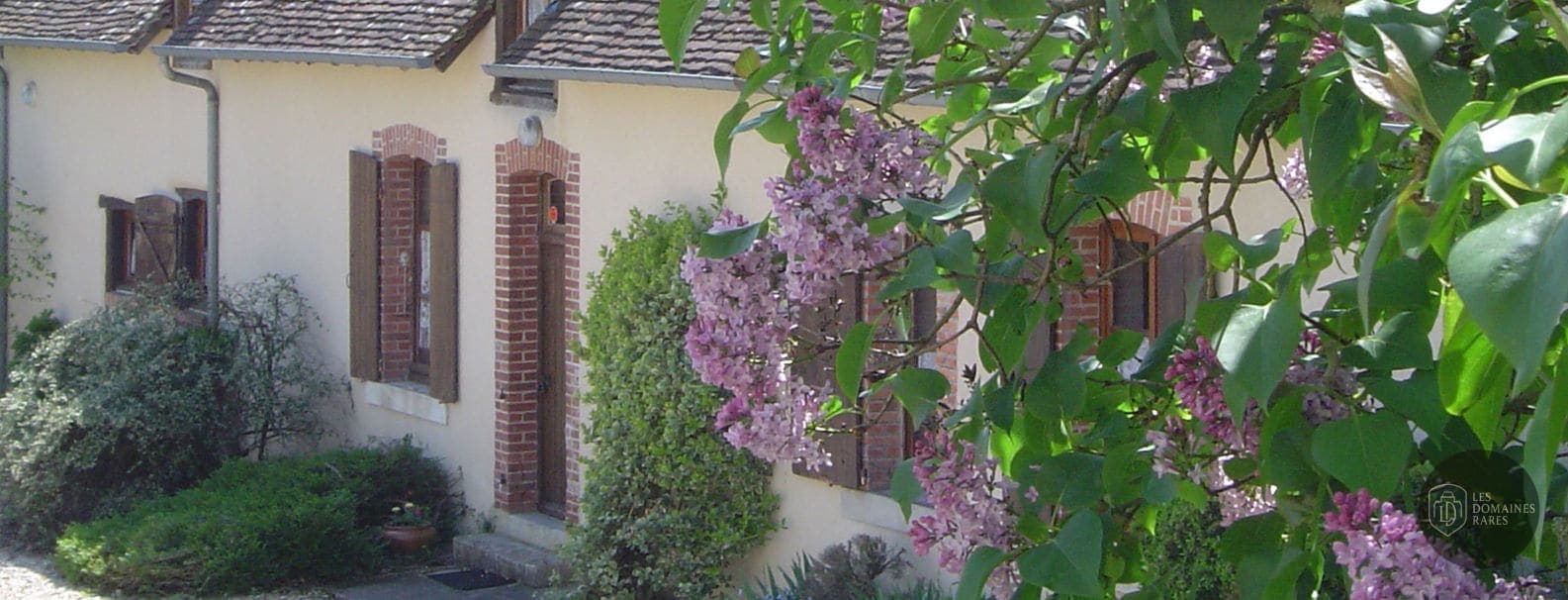 Vue extérieure du lieu Grange des Merciers à Ennordres en Centre-Val de Loire