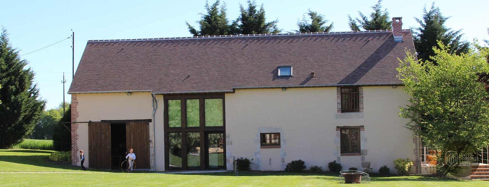 Vue extérieure du lieu Grange des Merciers à Ennordres en Centre-Val de Loire