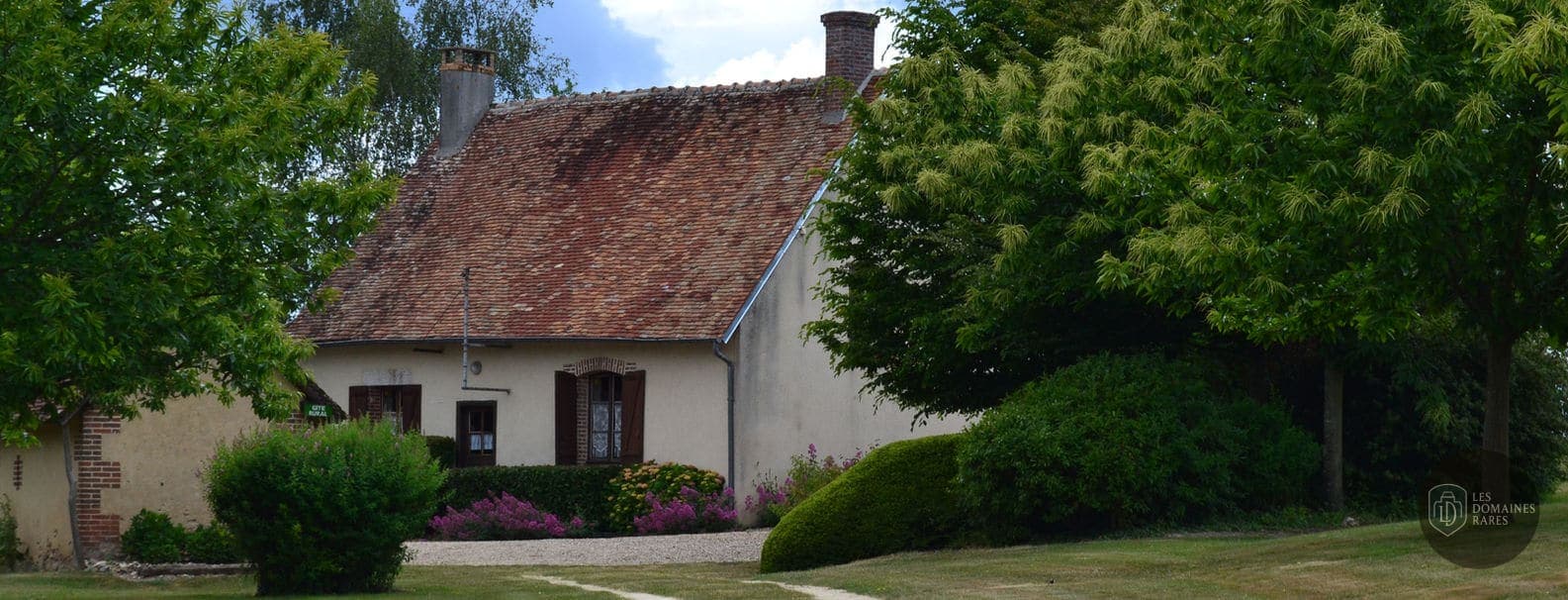 Vue extérieure du lieu Grange des Merciers à Ennordres en Centre-Val de Loire
