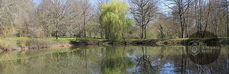 Vue extérieure du lieu Grange des Merciers à Ennordres en Centre-Val de Loire