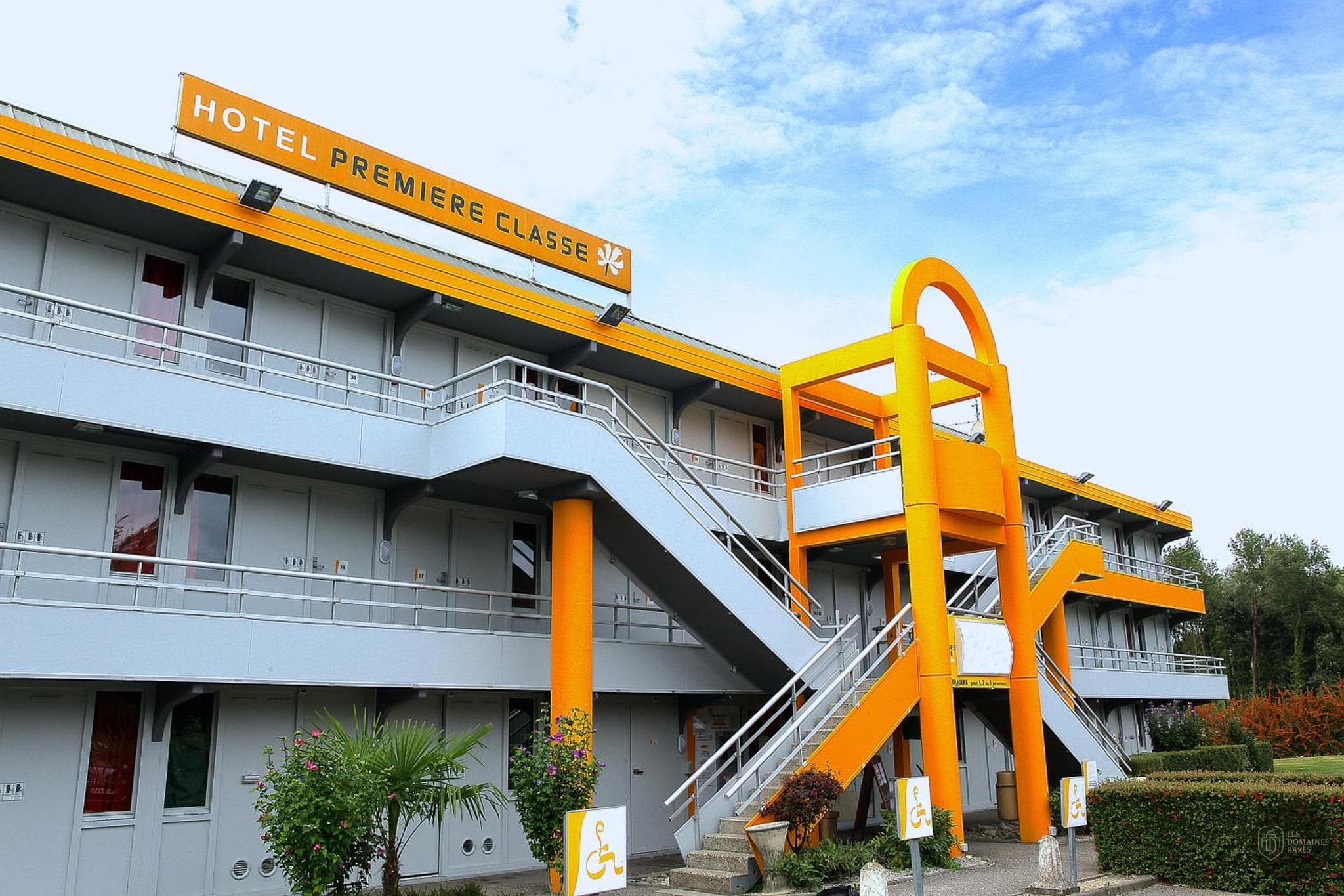 Grill de Moirans — Extérieur
