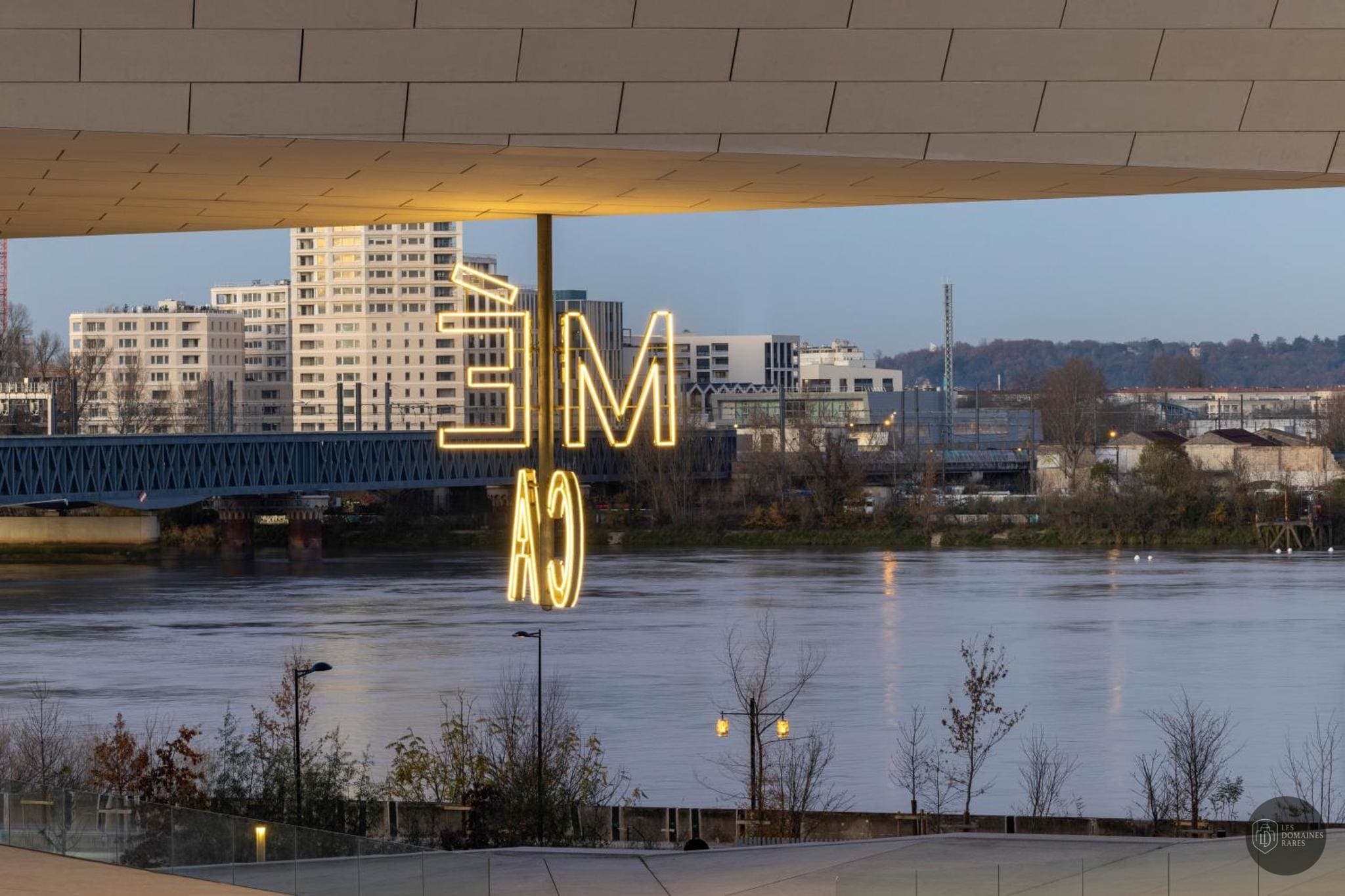 Vue extérieure de l'hôtel Hôtel 56 à Bordeaux en Nouvelle-Aquitaine