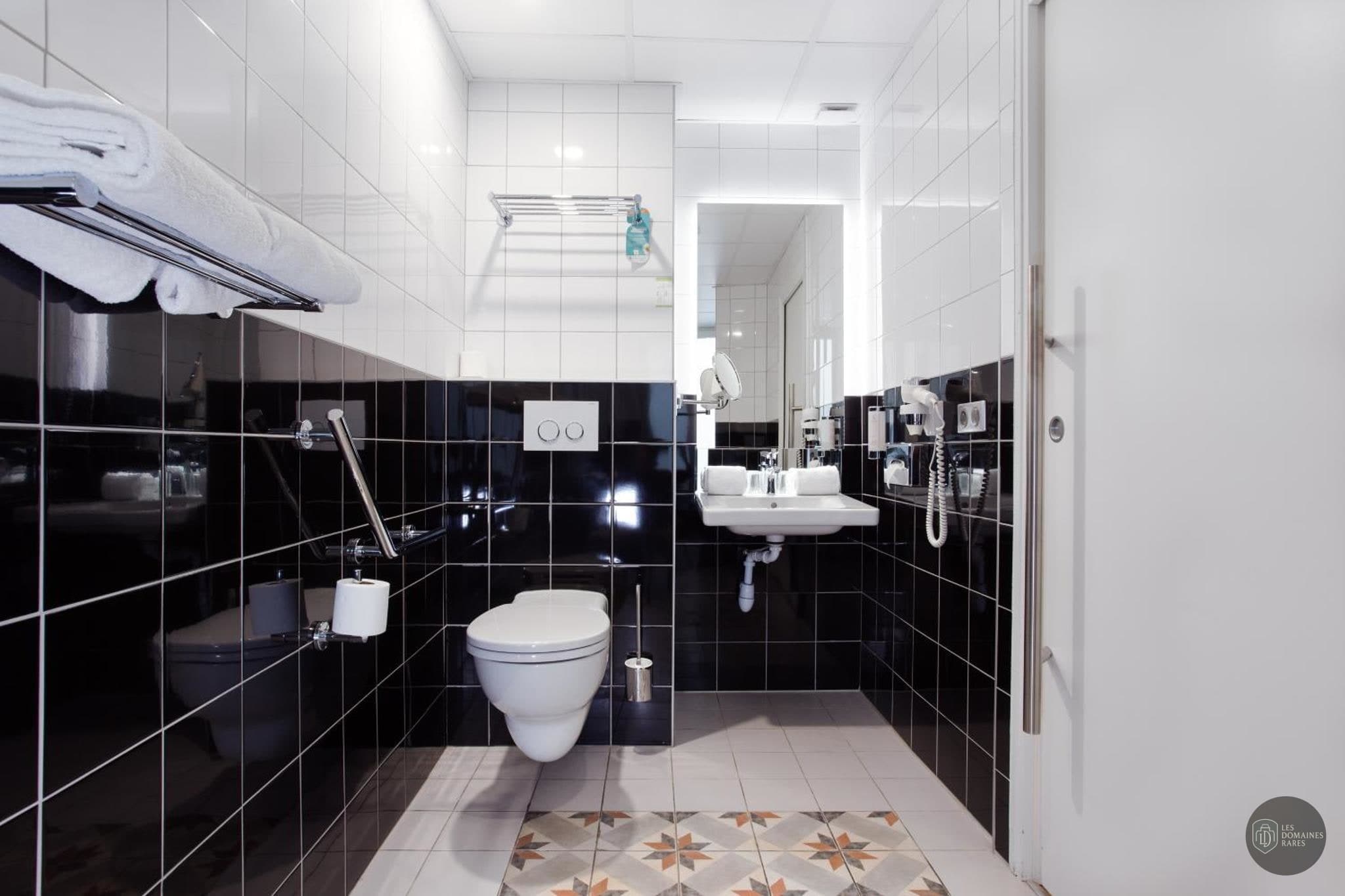 Salle de bain de l'hôtel Hôtel Albert 1er en Île-de-France