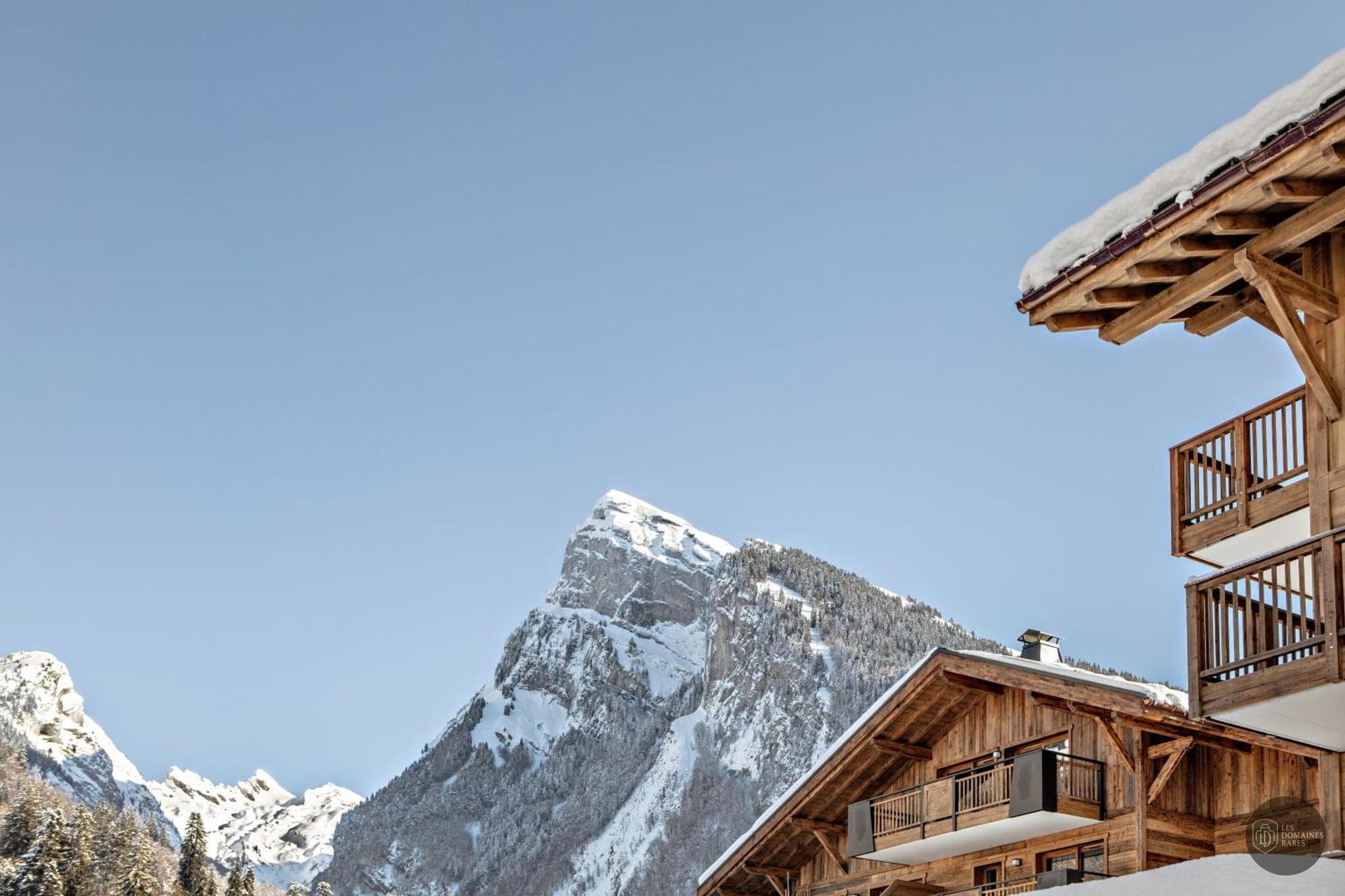 Vue extérieure de l'hôtel Hôtel Alexane à Samoëns en Auvergne-Rhône-Alpes