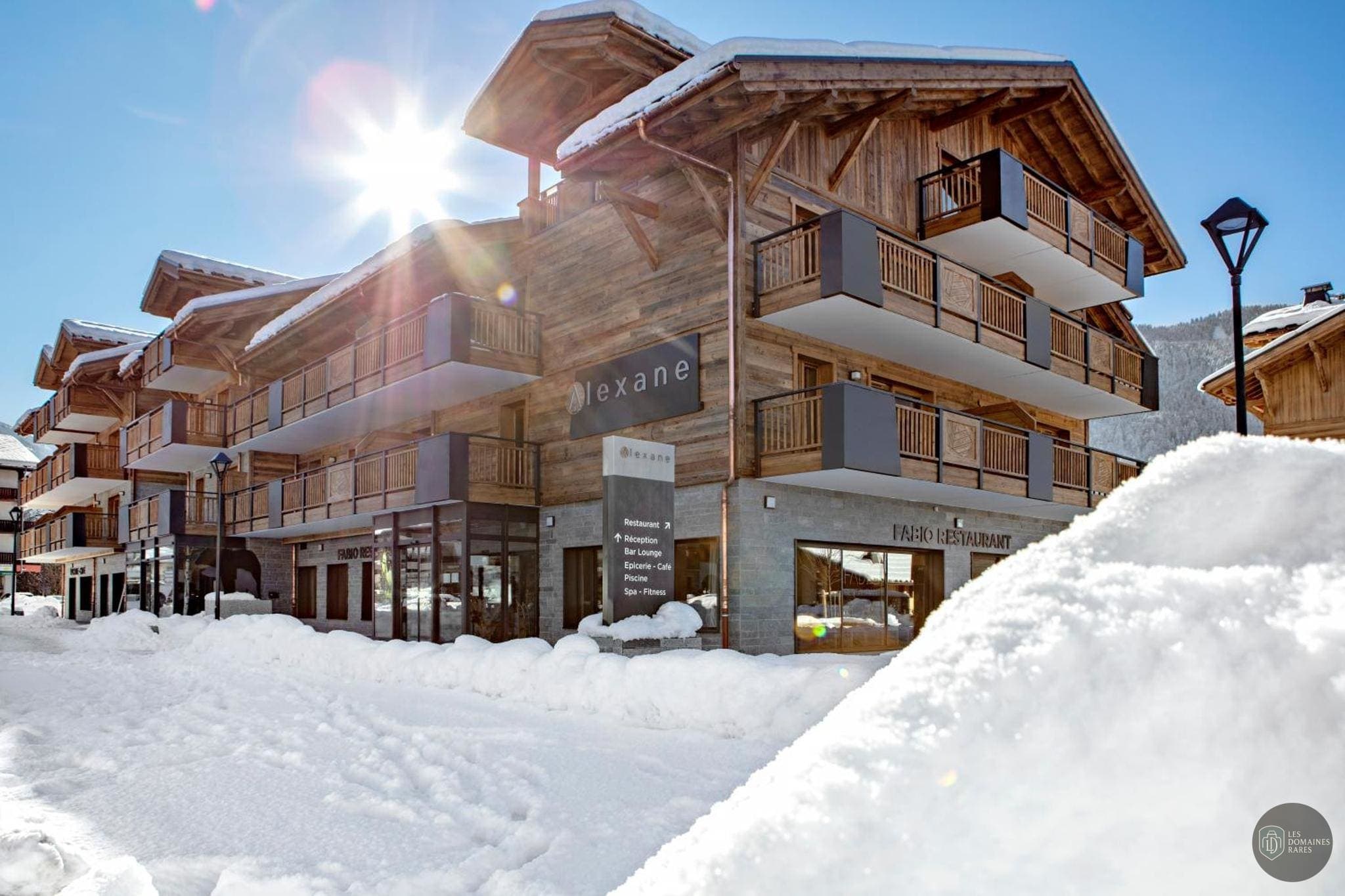 Vue extérieure de l'hôtel Hôtel Alexane à Samoëns en Auvergne-Rhône-Alpes