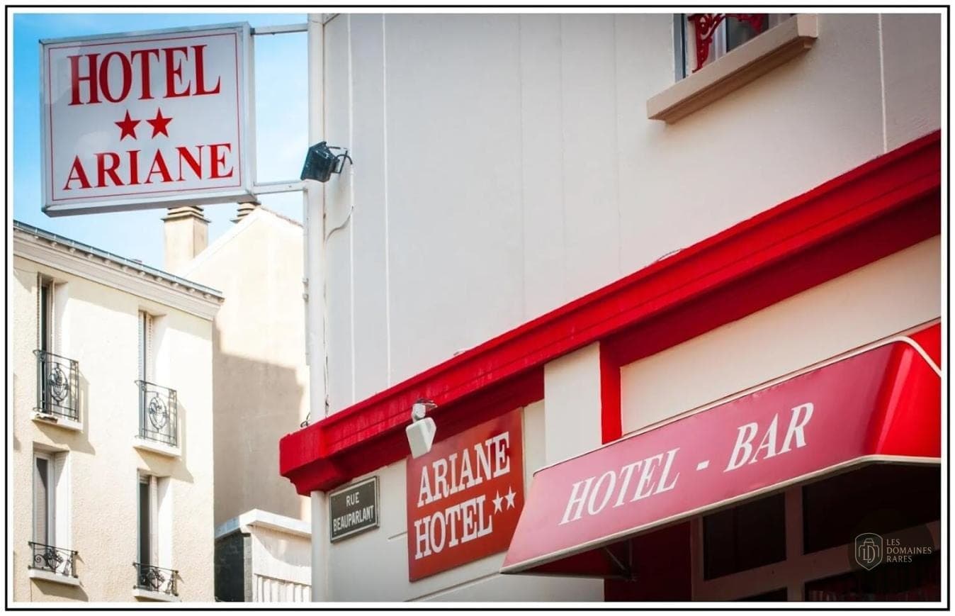 Vue de l'hôtel Hôtel Ariane à Istres en Provence-Alpes-Côte d'Azur