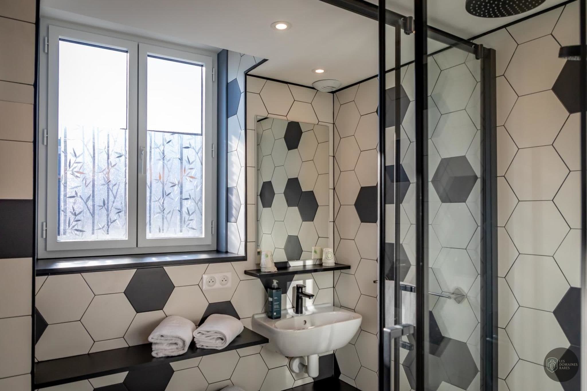 Salle de bain de l'hôtel Hôtel Atlantique à Le en Bretagne