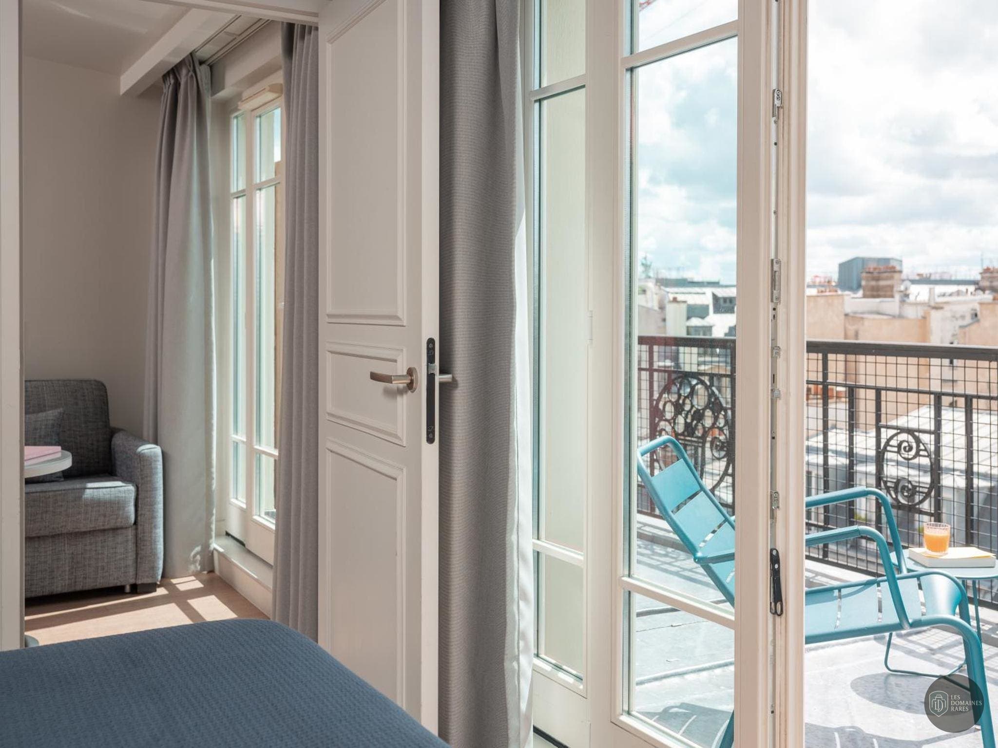 Vue extérieure de l'hôtel Hôtel Belleval à Paris en Île-de-France