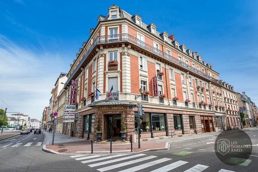 Vue extérieure de l'hôtel Hôtel Bristol à Mulhouse en Grand Est