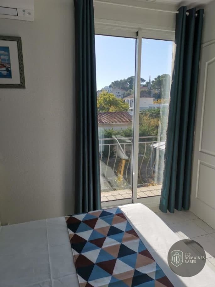 Vue extérieure de l'hôtel Hôtel Carry en Provence-Alpes-Côte d'Azur