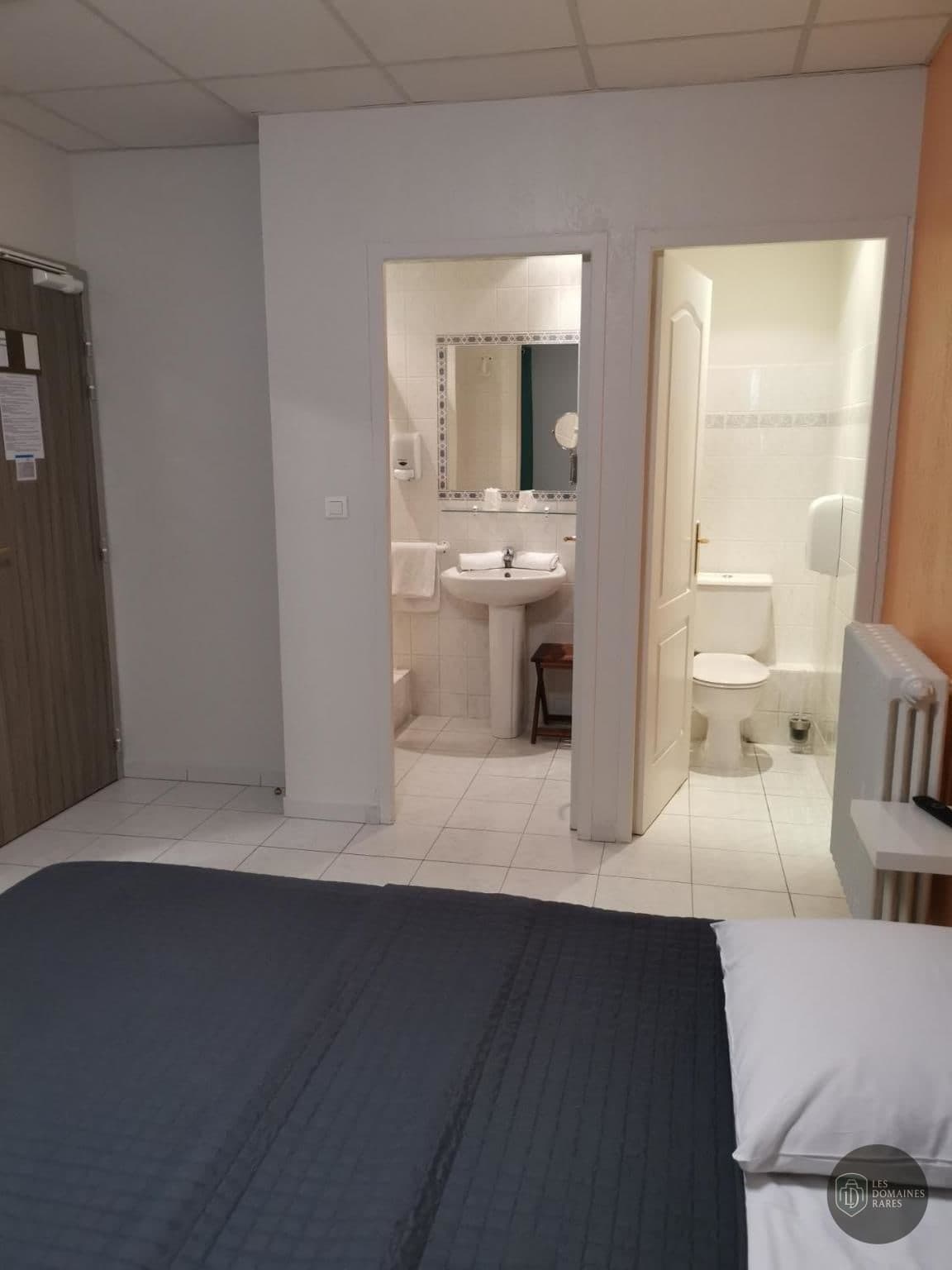 Salle de bain de l'hôtel Hôtel Carry en Provence-Alpes-Côte d'Azur