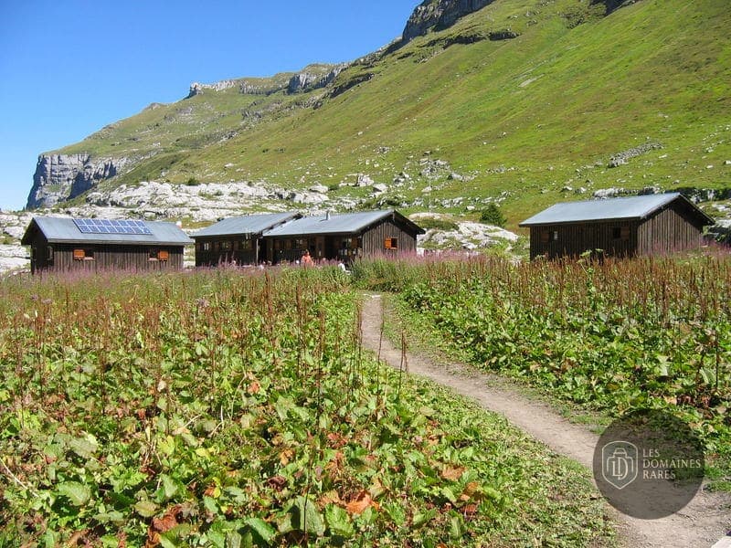 Vue extérieure de l'hôtel Hôtel Cartusia à Sarcenas en Auvergne-Rhône-Alpes