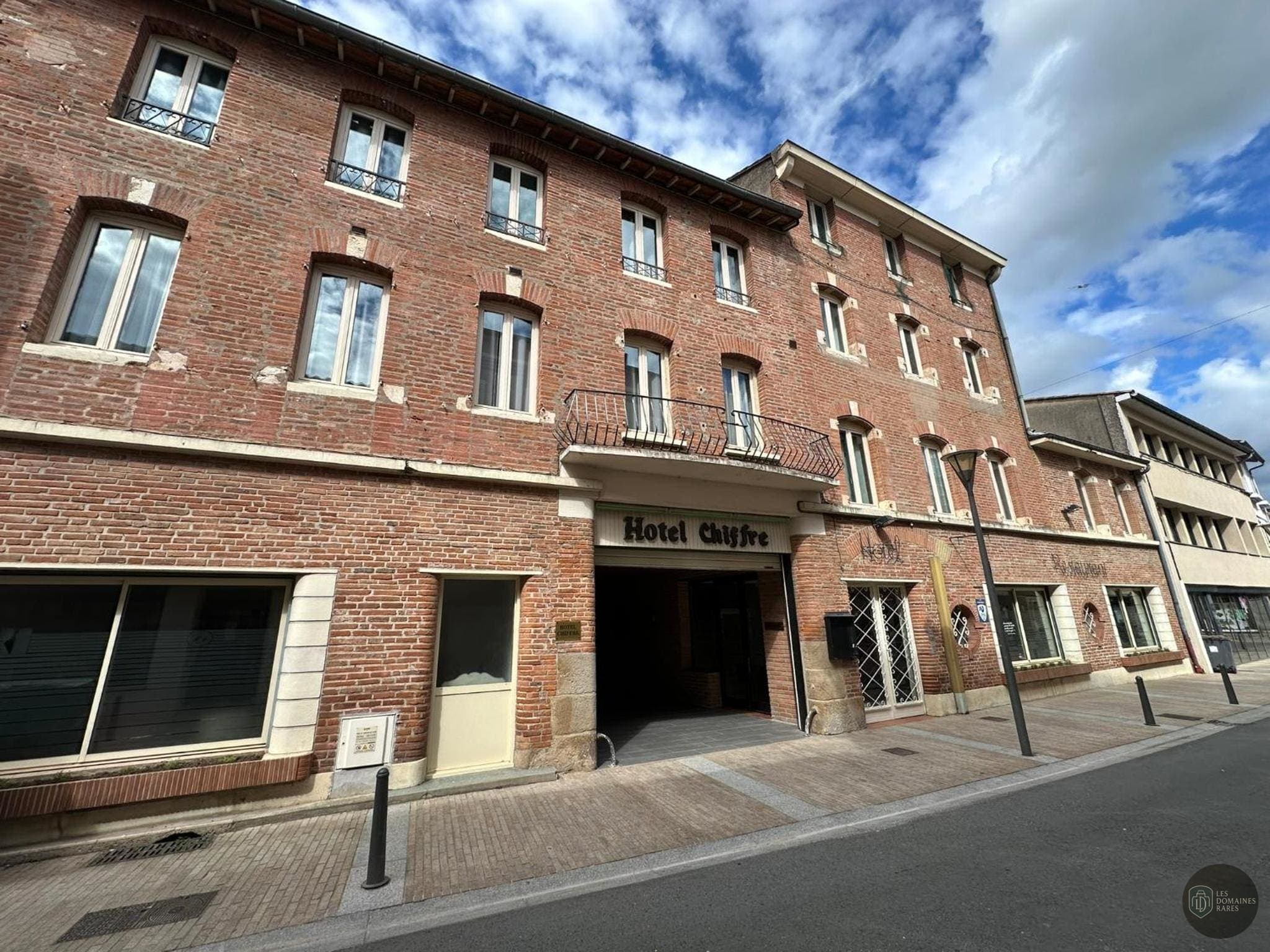 Vue extérieure de l'hôtel Hôtel Chiffre à Albi en Occitanie