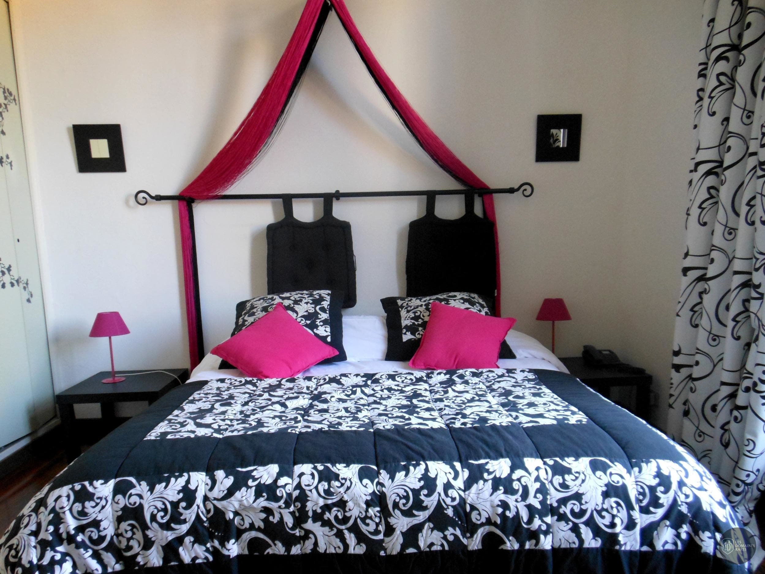 Chambre de l'hôtel Hôtel Ecu de France à Malesherbes en Centre-Val de Loire