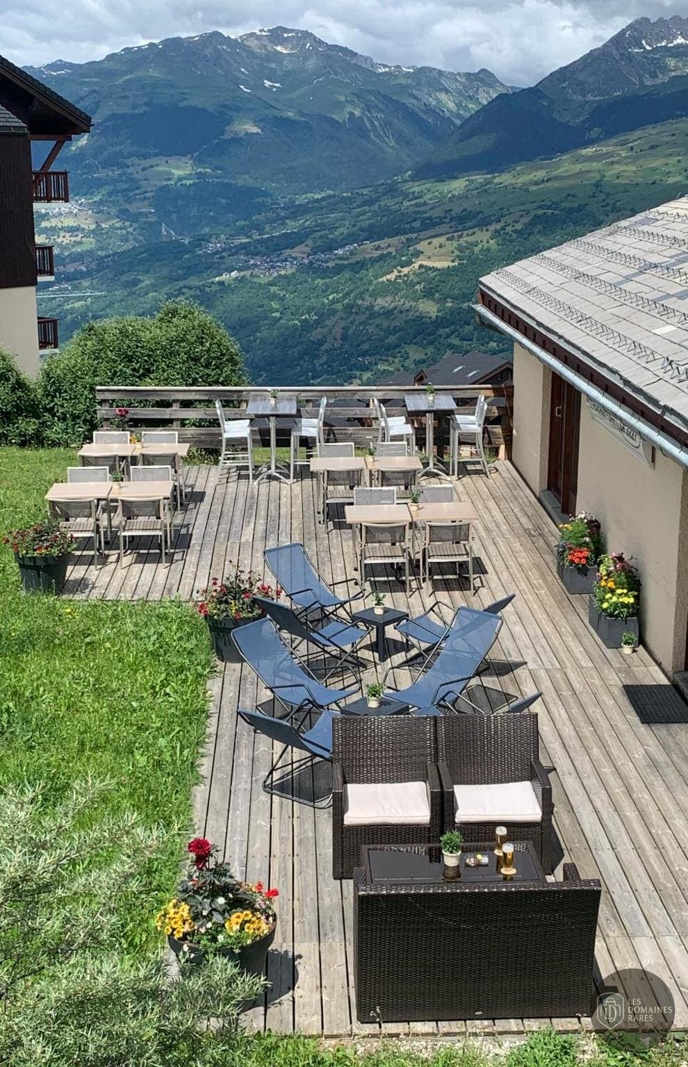 Vue extérieure de l'hôtel Hôtel Emeraude en Nouvelle-Aquitaine