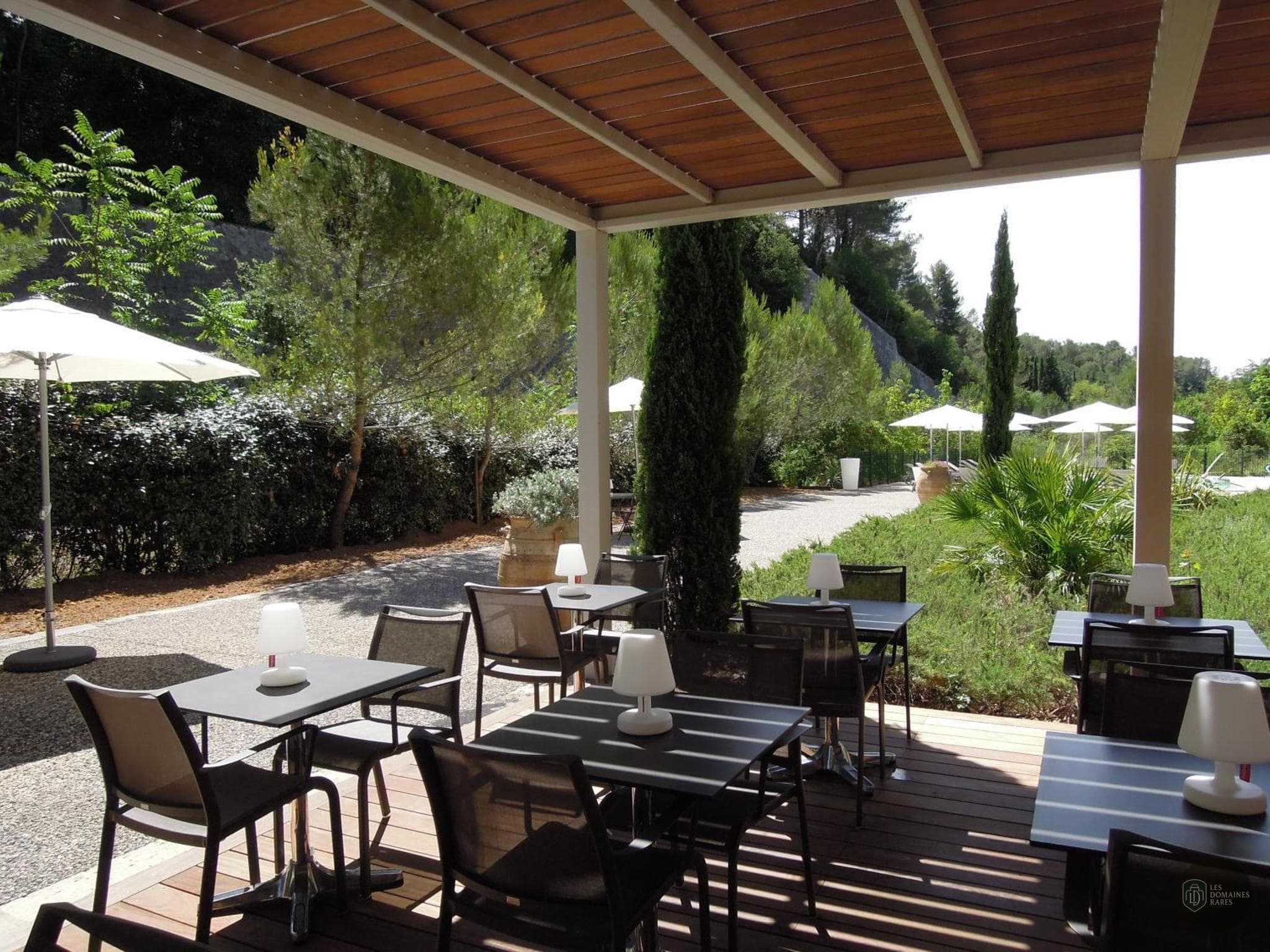 Vue extérieure de l'hôtel Hôtel Estelou à Sommières en Occitanie