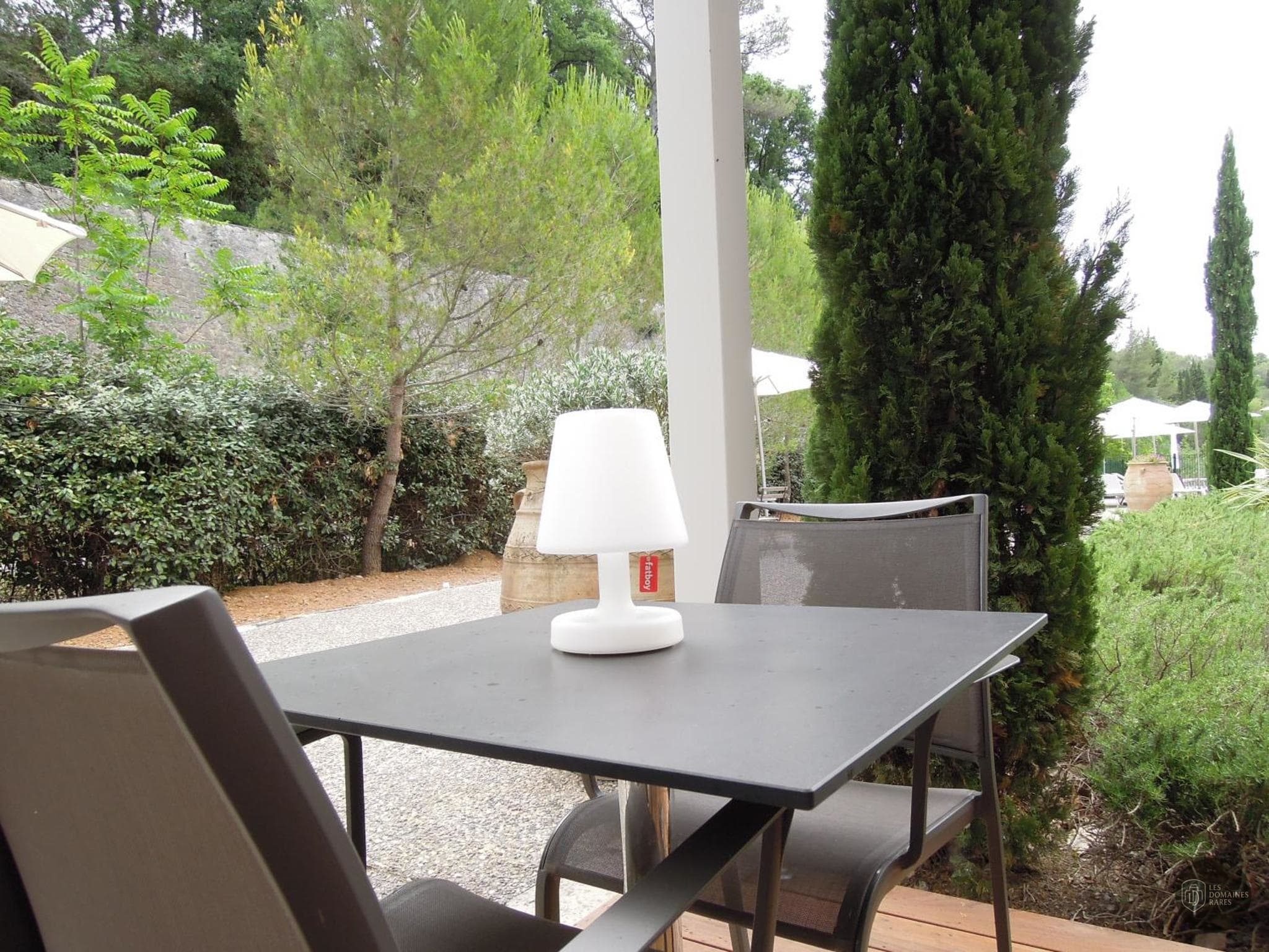 Vue extérieure de l'hôtel Hôtel Estelou à Sommières en Occitanie