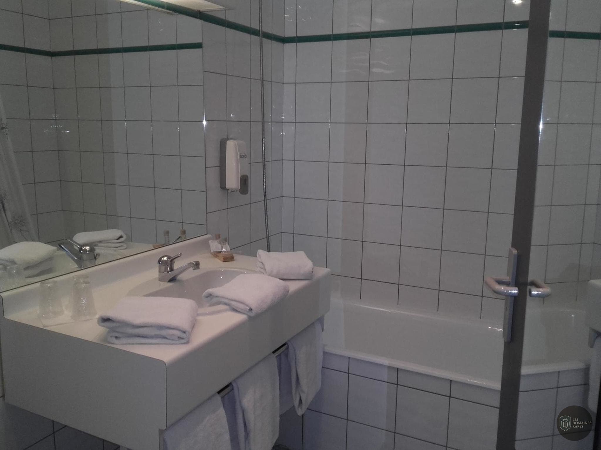 Salle de bain de l'hôtel Hôtel Foch à Tarbes en Occitanie
