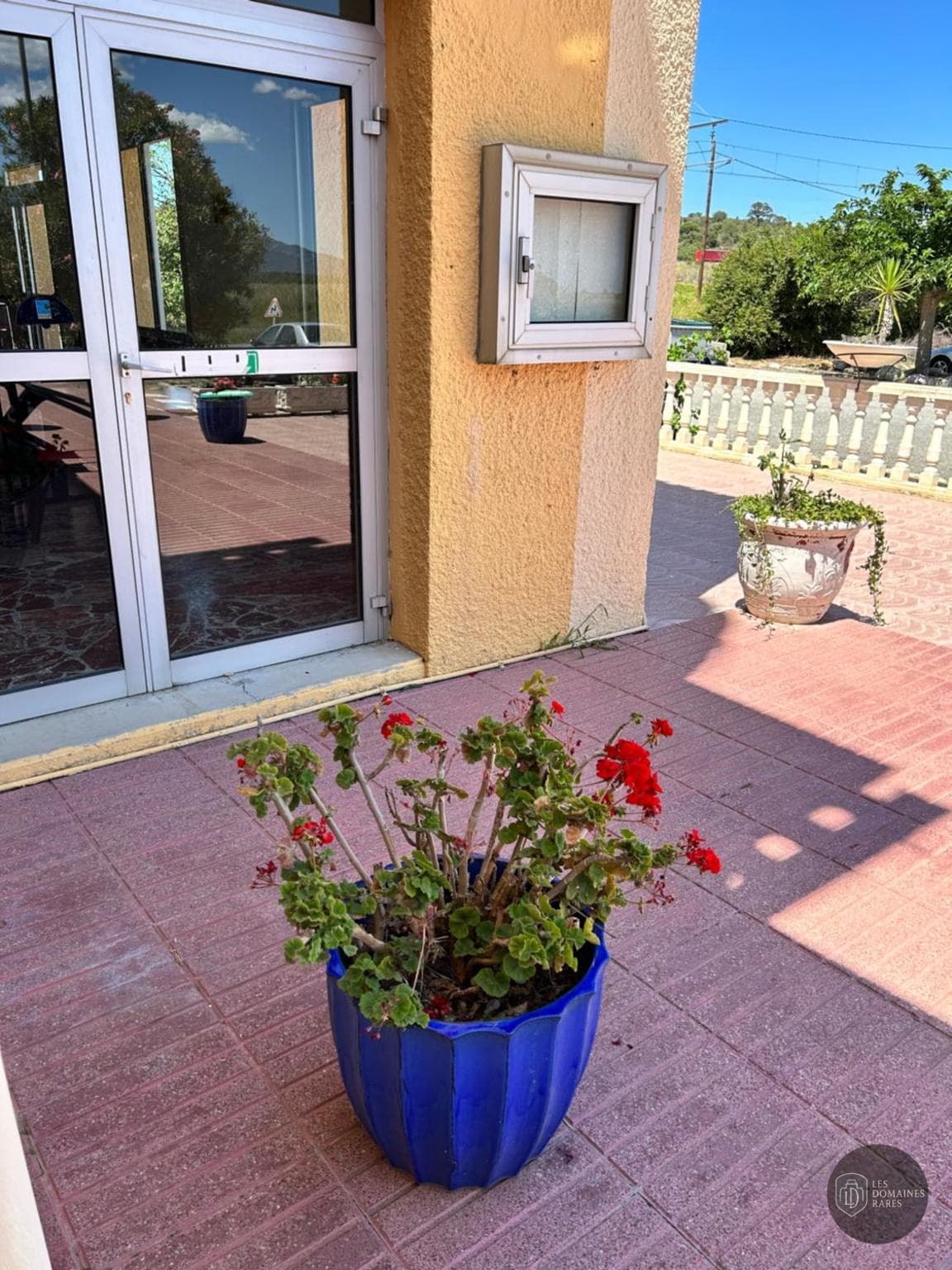 Vue extérieure de l'hôtel Hôtel Garenne en Auvergne-Rhône-Alpes