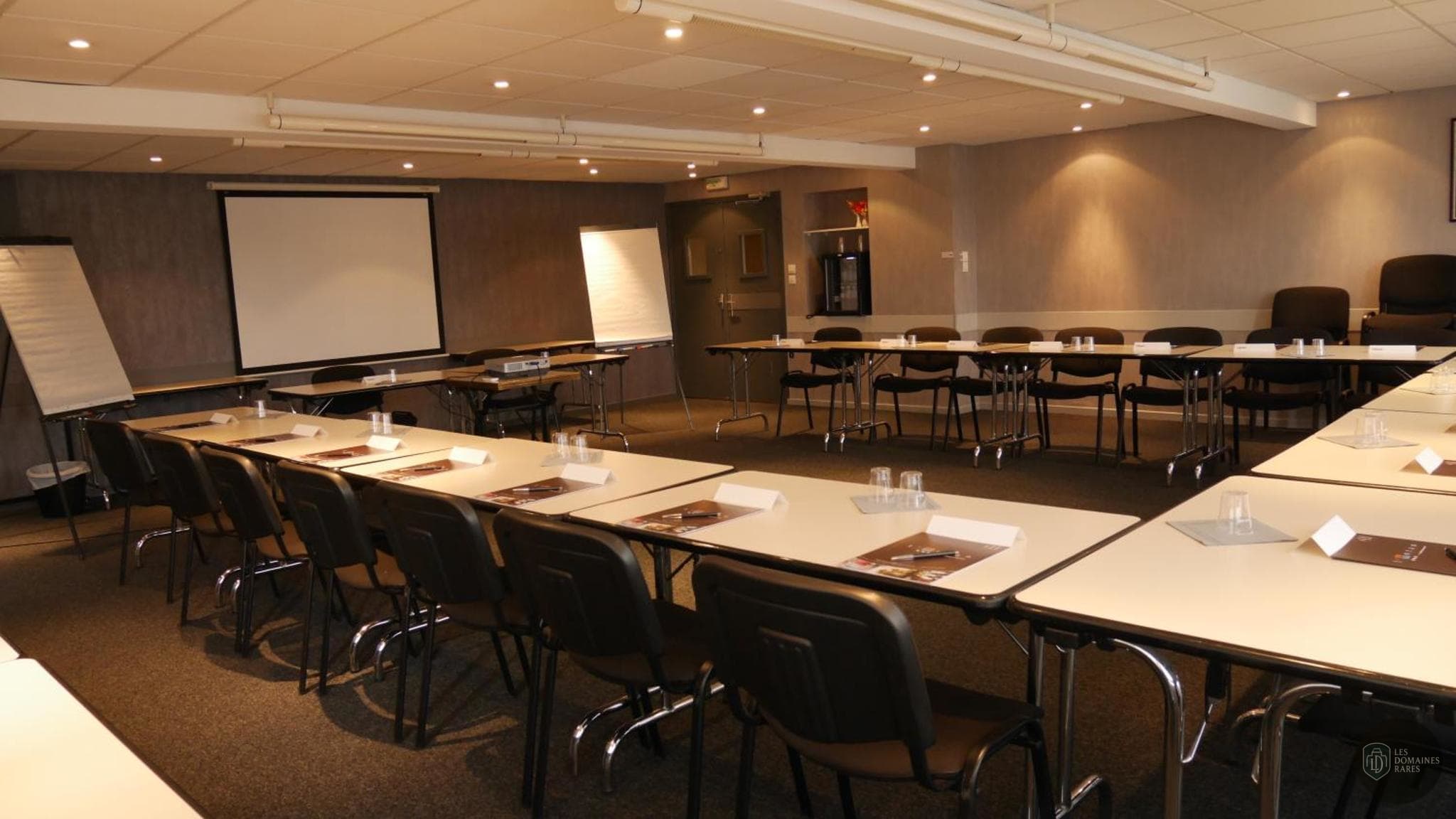 Salle de réunion 2 de l'hôtel Hôtel Hotan en Occitanie