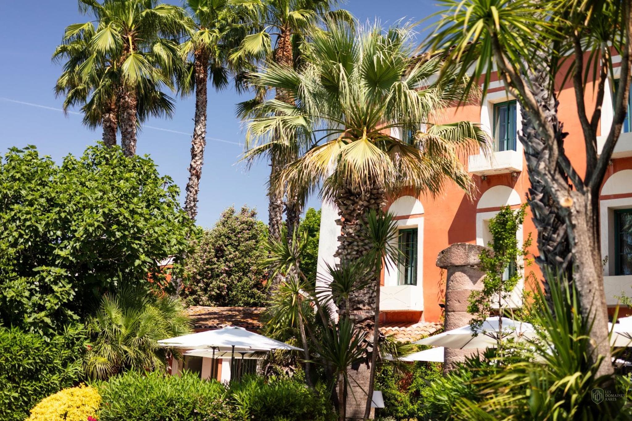 Vue extérieure de l'hôtel Hôtel L'Arena à Fréjus en Provence-Alpes-Côte d'Azur
