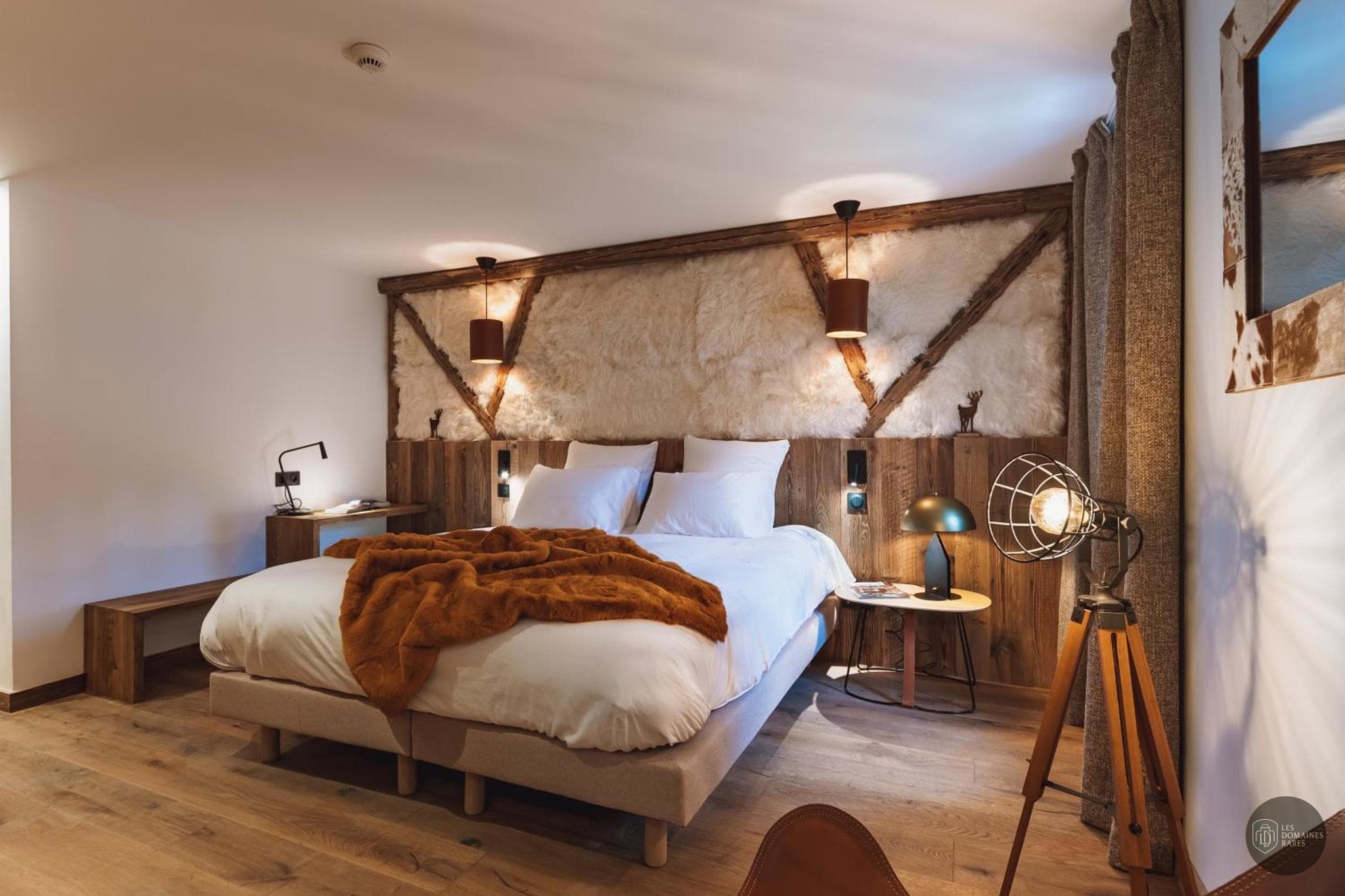 Chambre de l'hôtel Hôtel L'Ermitage à Le en Auvergne-Rhône-Alpes - séminaire blavozy, france