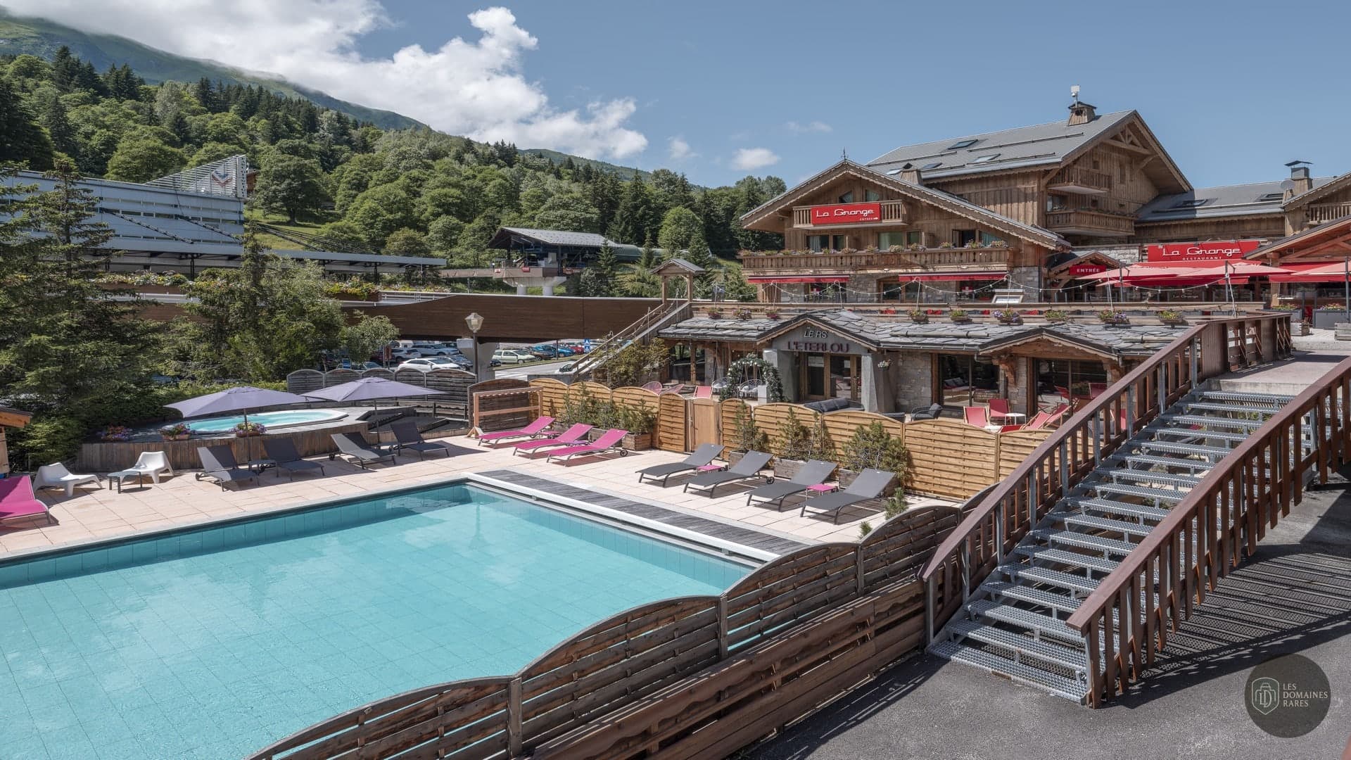 Vue extérieure de l'hôtel Hôtel L'Eterlou à Méribel en Auvergne-Rhône-Alpes