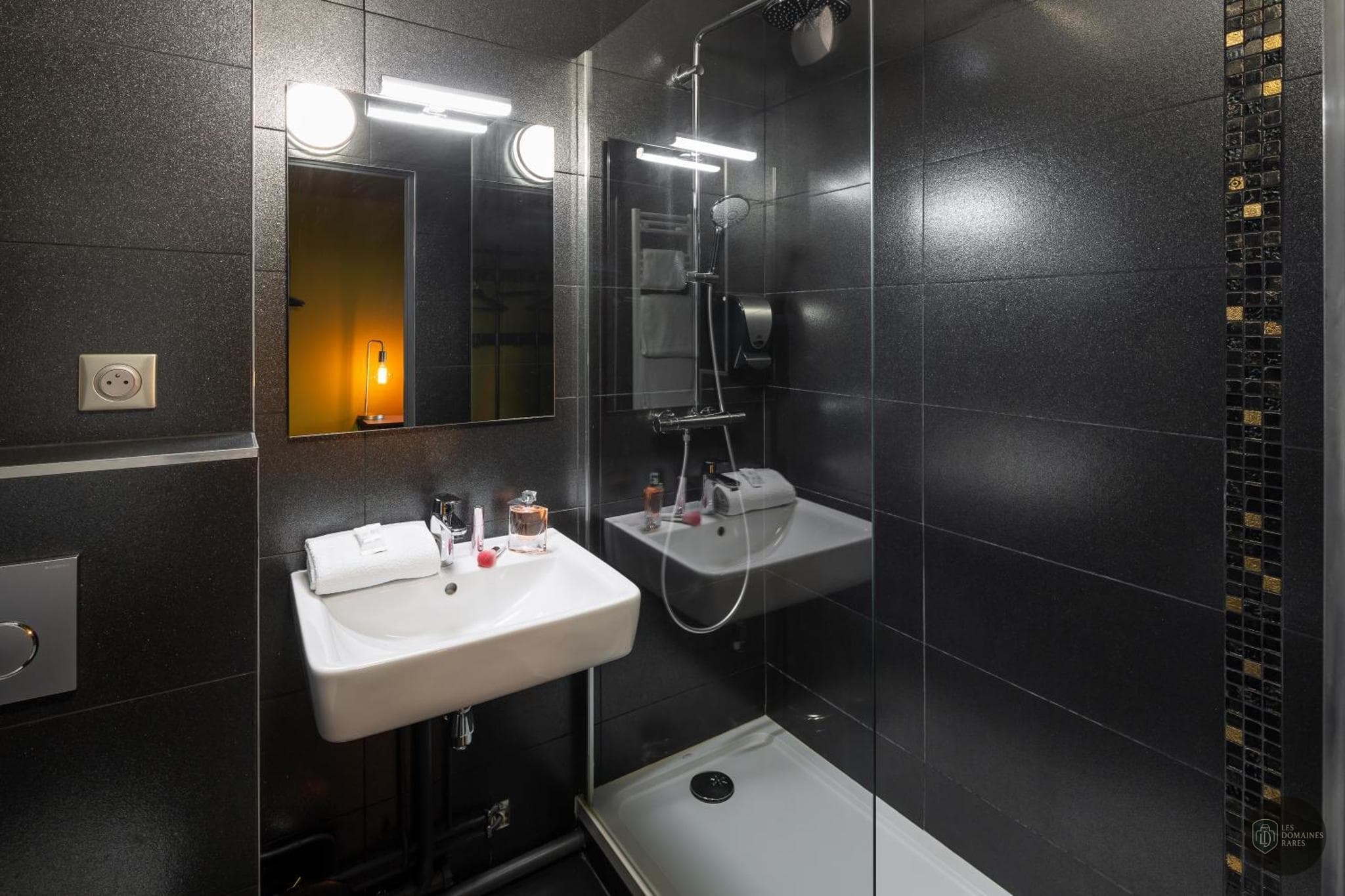 Salle de bain de l'hôtel Hôtel L'Ortega à Rennes en Bretagne