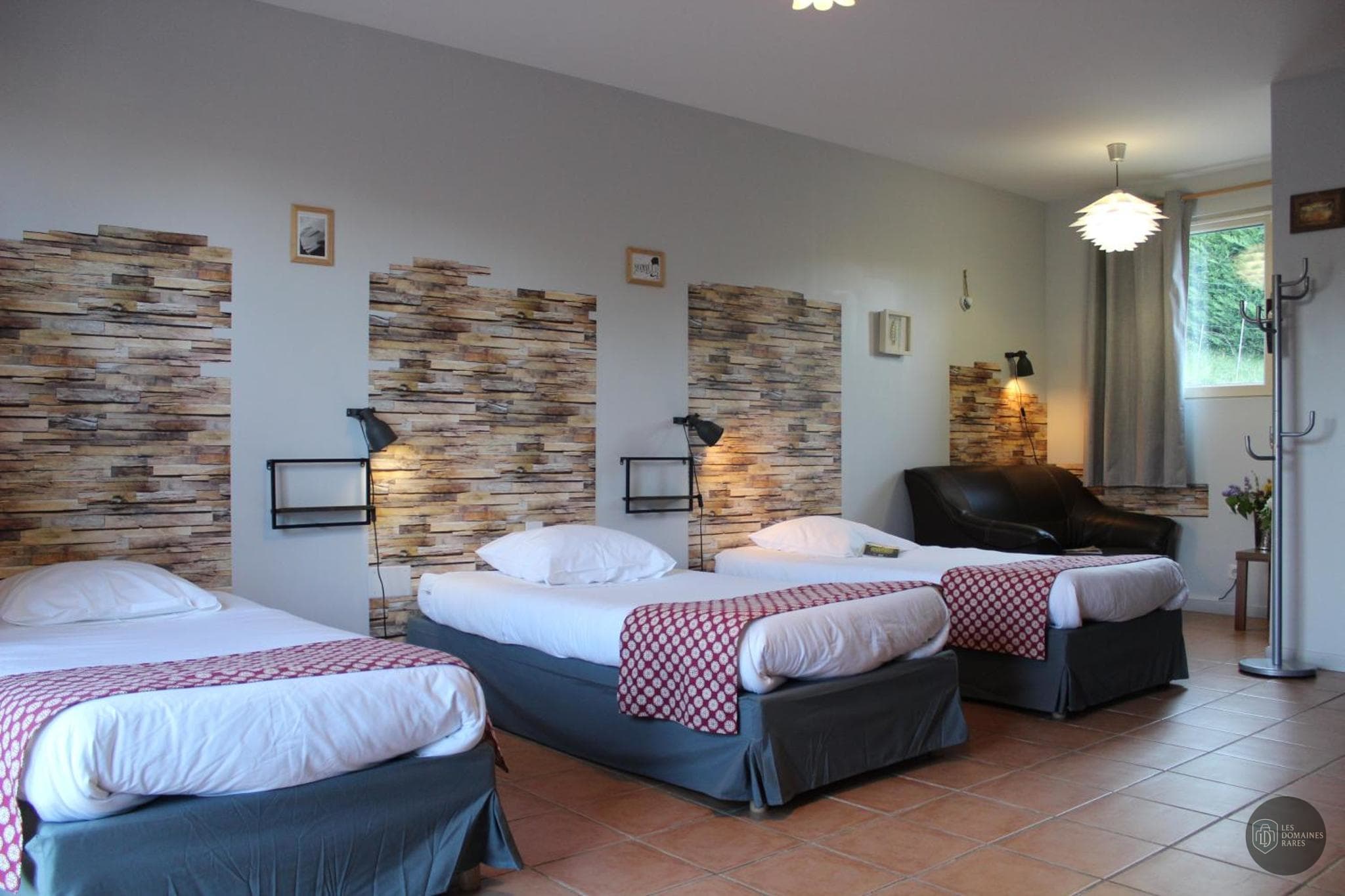 Chambre de l'hôtel Hôtel La Peyrade à Cajarc en Occitanie - séminaire cajarc france coordonnées gps latitude : 44.447523