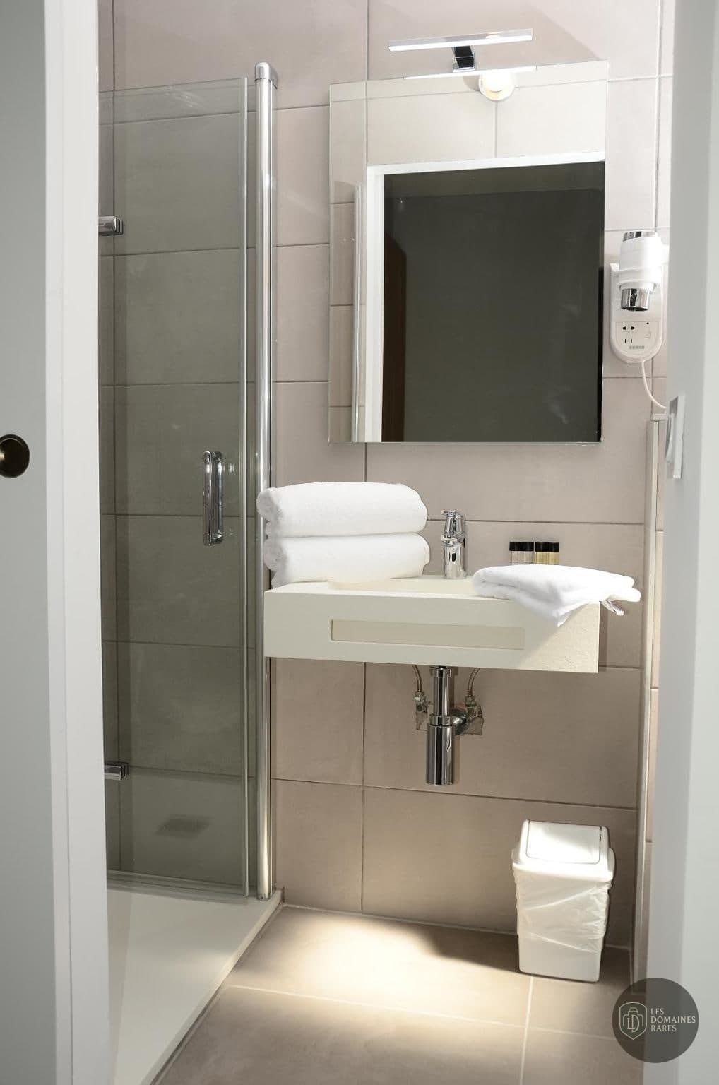 Salle de bain de l'hôtel Hôtel La Voile en Provence-Alpes-Côte d'Azur