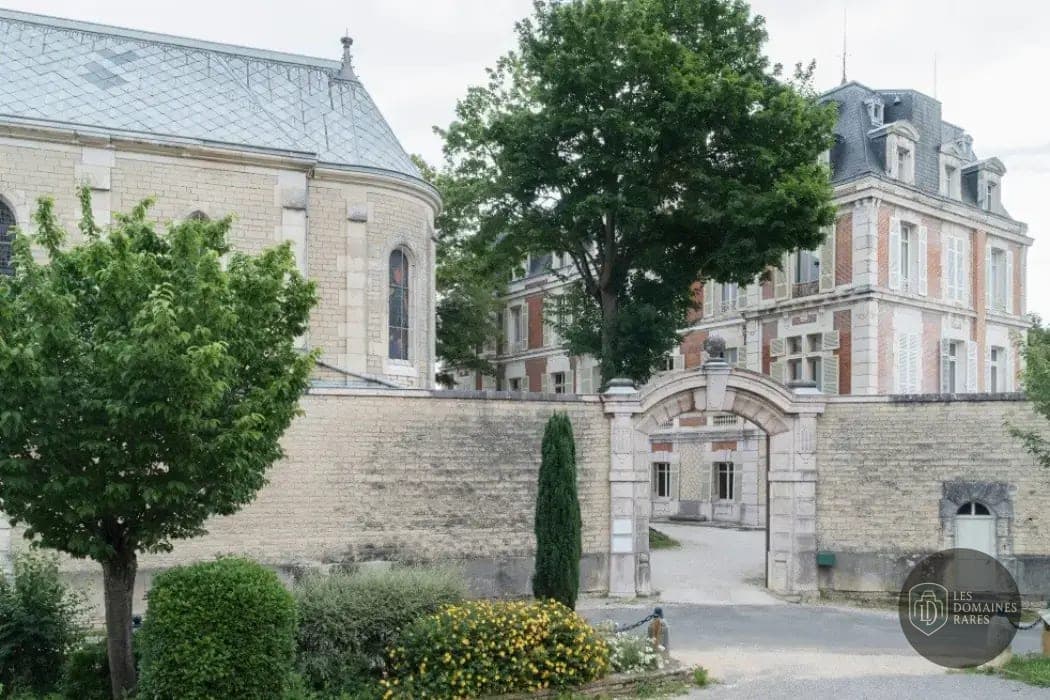 Vue extérieure de l'hôtel Hôtel Lameloise à Chagny en Bourgogne-Franche-Comté