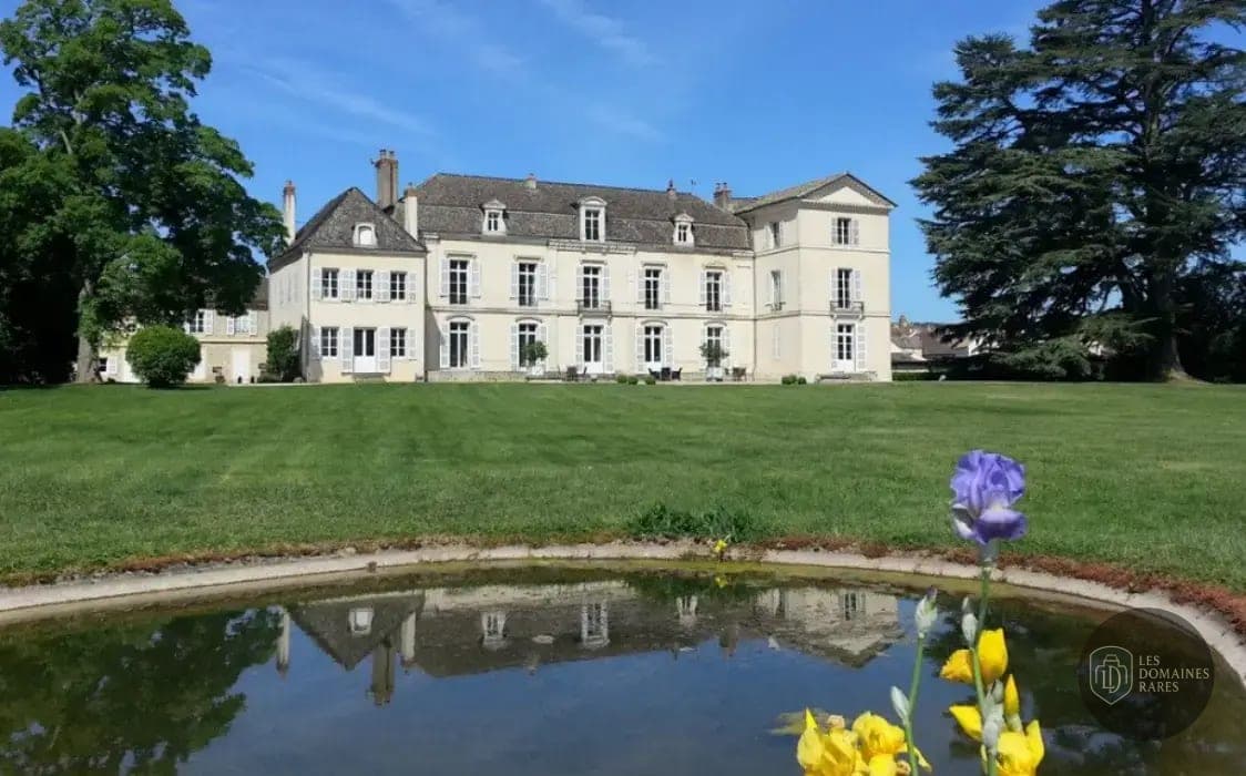 Vue extérieure de l'hôtel Hôtel Lameloise à Chagny en Bourgogne-Franche-Comté