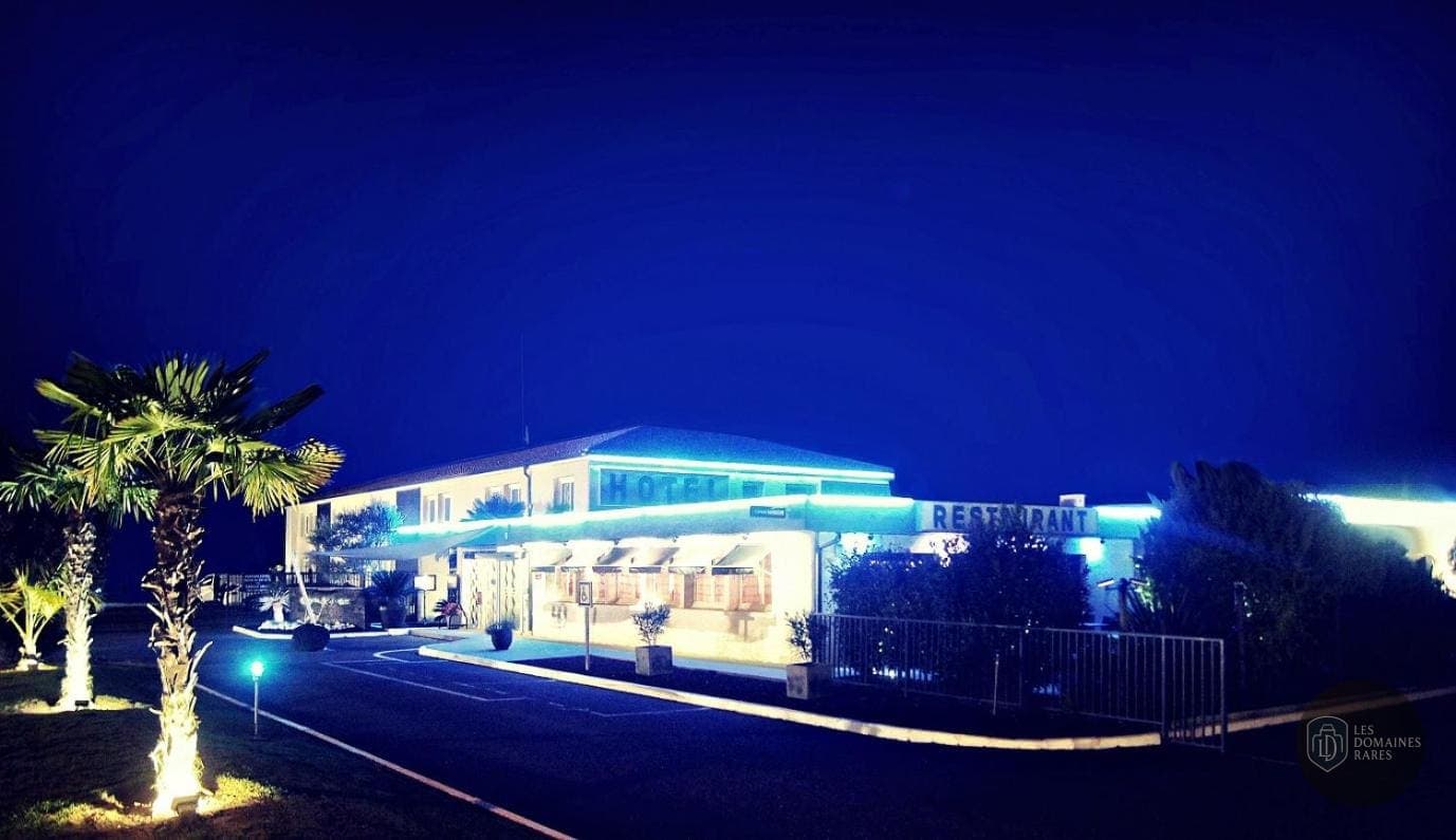 Vue de l'hôtel Hôtel Le Capricorne à Marmande en Nouvelle-Aquitaine