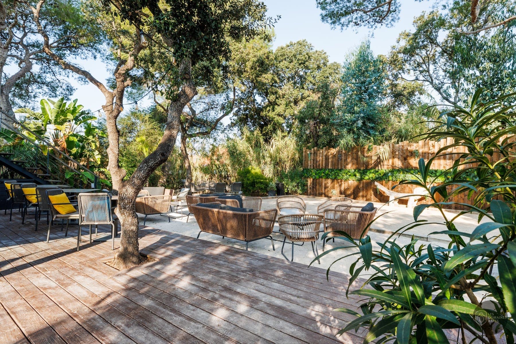 Vue extérieure de l'hôtel Hôtel Le Lodge à Ondres en Nouvelle-Aquitaine