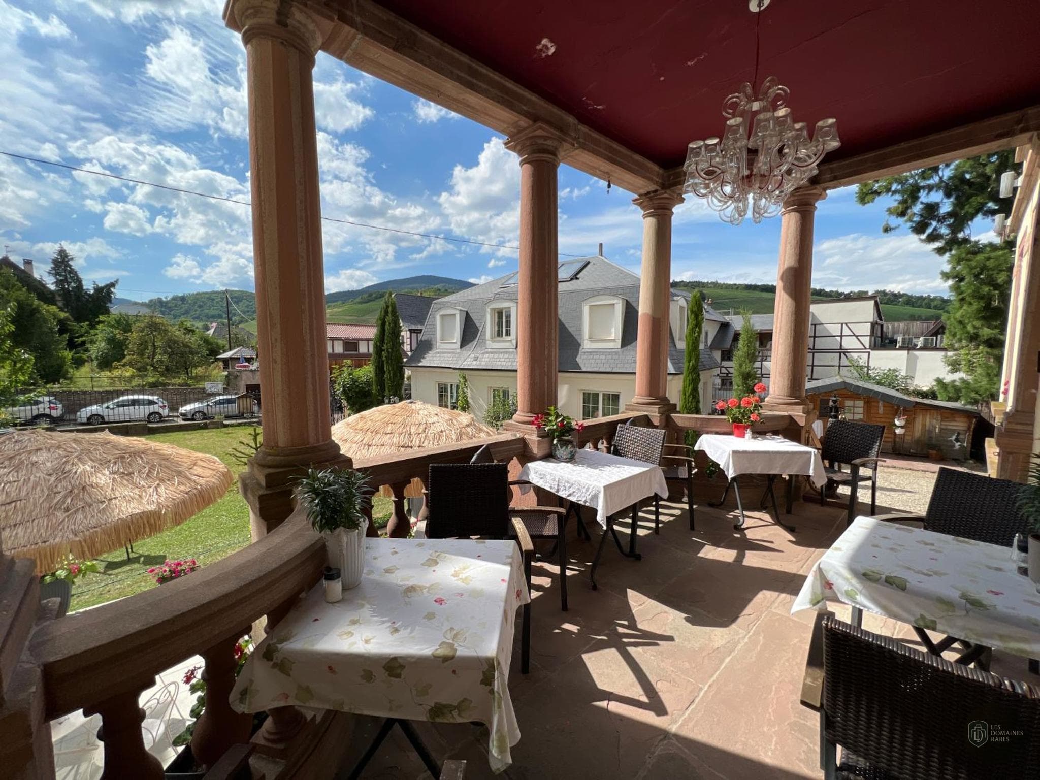 Vue extérieure du manoir Hôtel Le Manoir à Barr en Grand Est