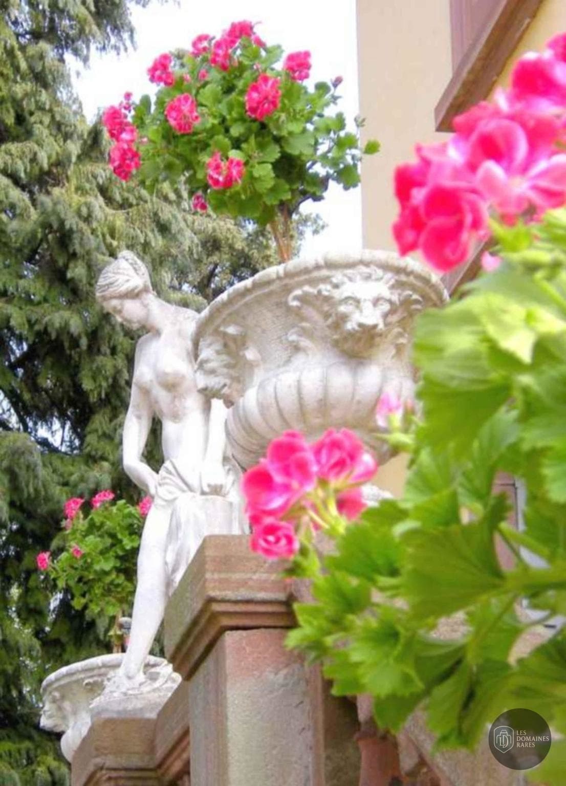 Vue extérieure du manoir Hôtel Le Manoir à Barr en Grand Est