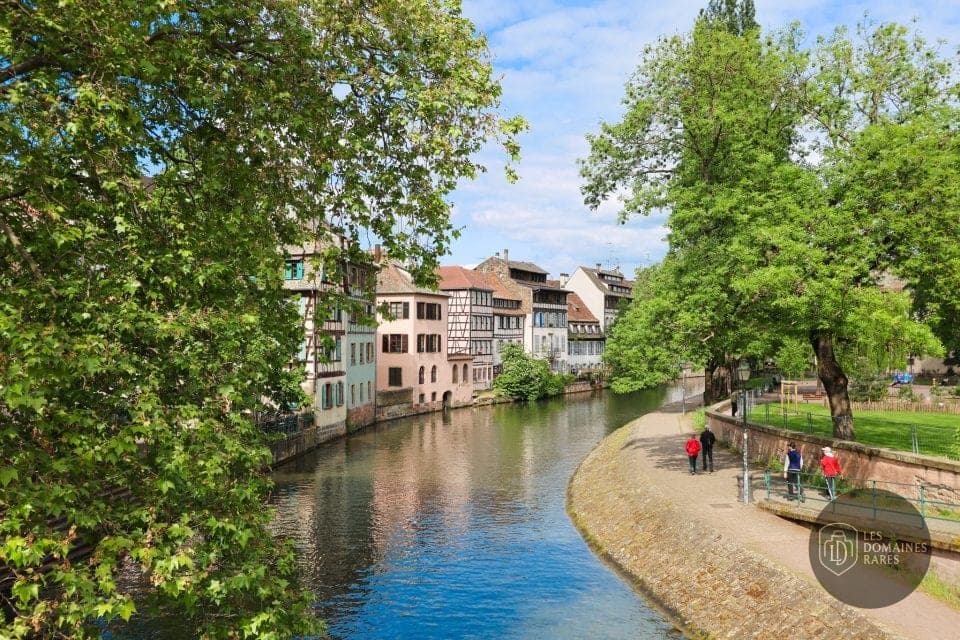 Vue extérieure de l'hôtel Hôtel Les Haras à Strasbourg en Grand Est
