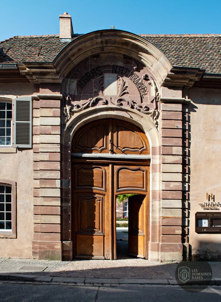 Vue extérieure de l'hôtel Hôtel Les Haras à Strasbourg en Grand Est