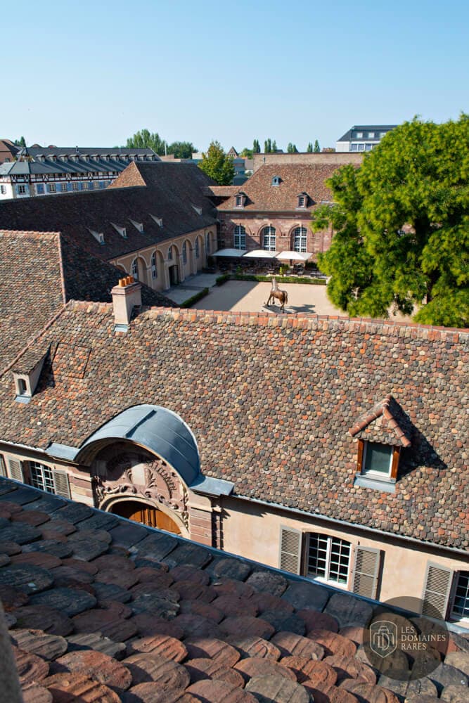 Vue extérieure de l'hôtel Hôtel Les Haras à Strasbourg en Grand Est