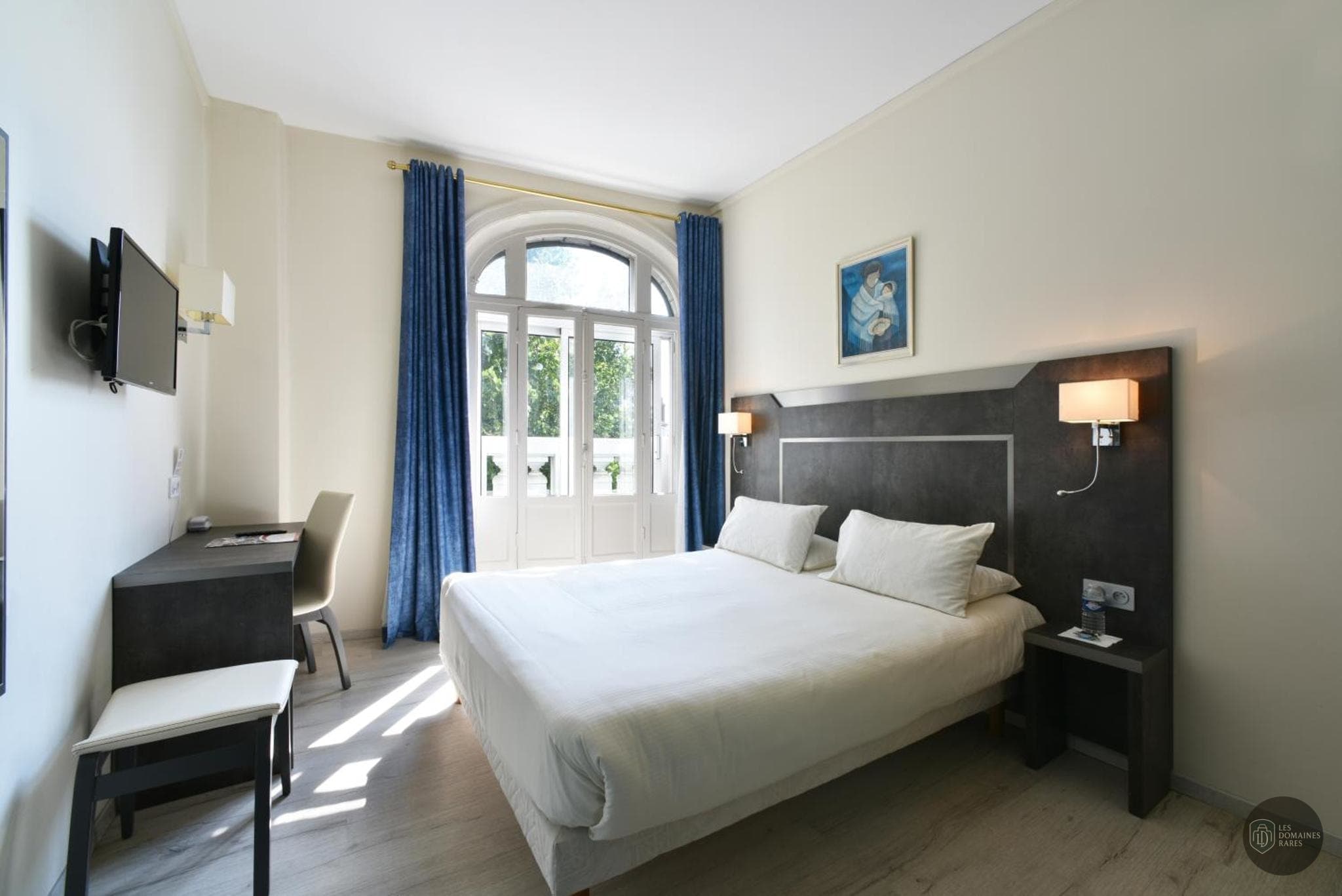 Chambre de l'hôtel Hôtel Moderne Arras à Arras en Hauts-de-France - séminaire arras france coordonnées gps latitude : 50.28819