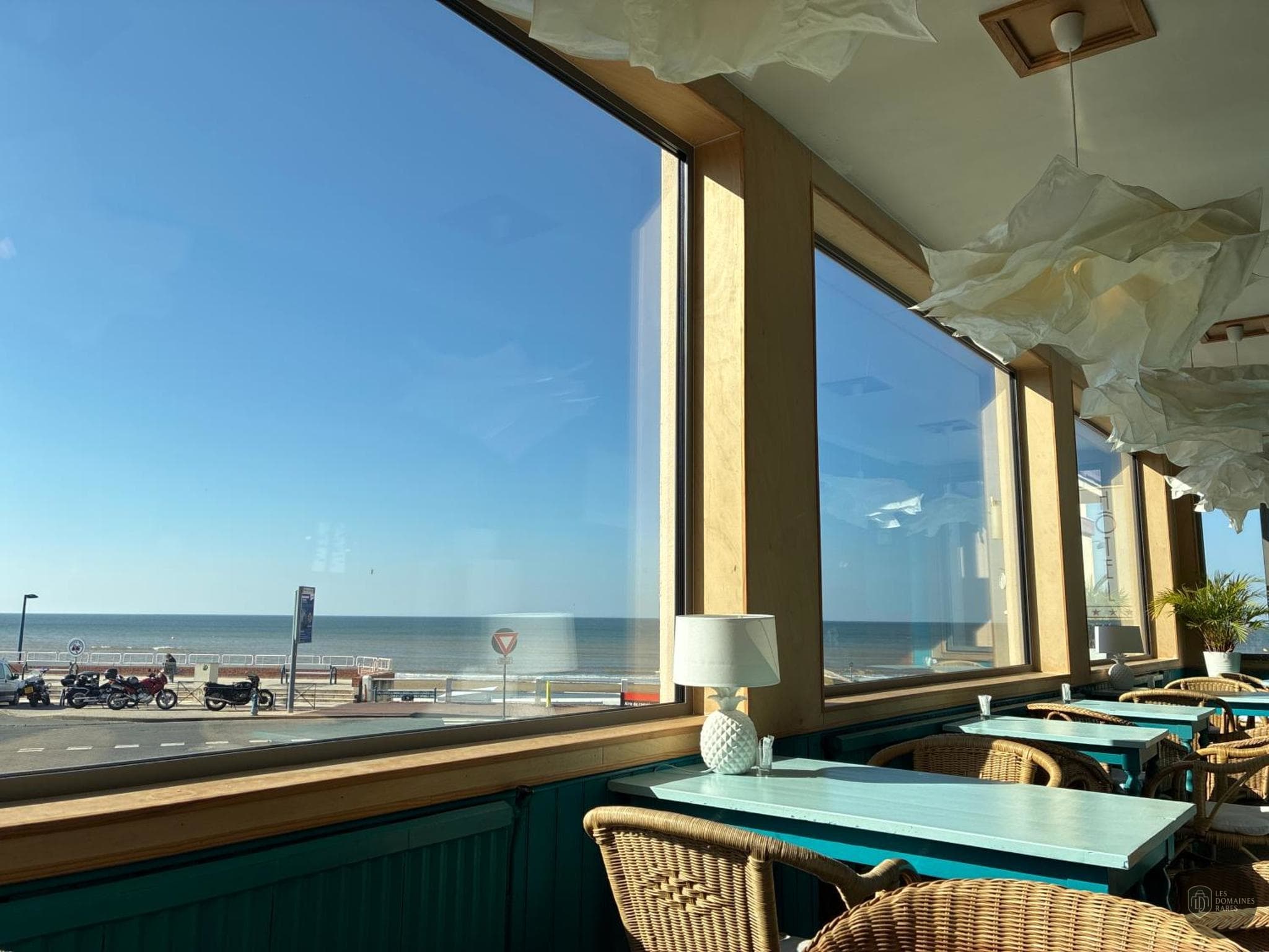 Vue extérieure de l'hôtel Hôtel Outre-Mer à Deauville en Normandie