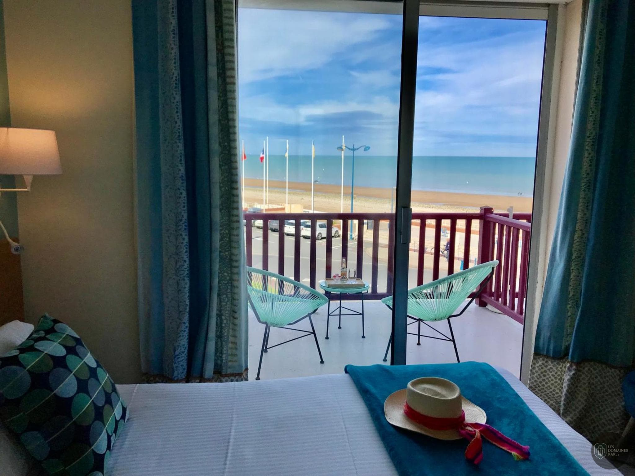 Vue extérieure de l'hôtel Hôtel Outre-Mer à Deauville en Normandie