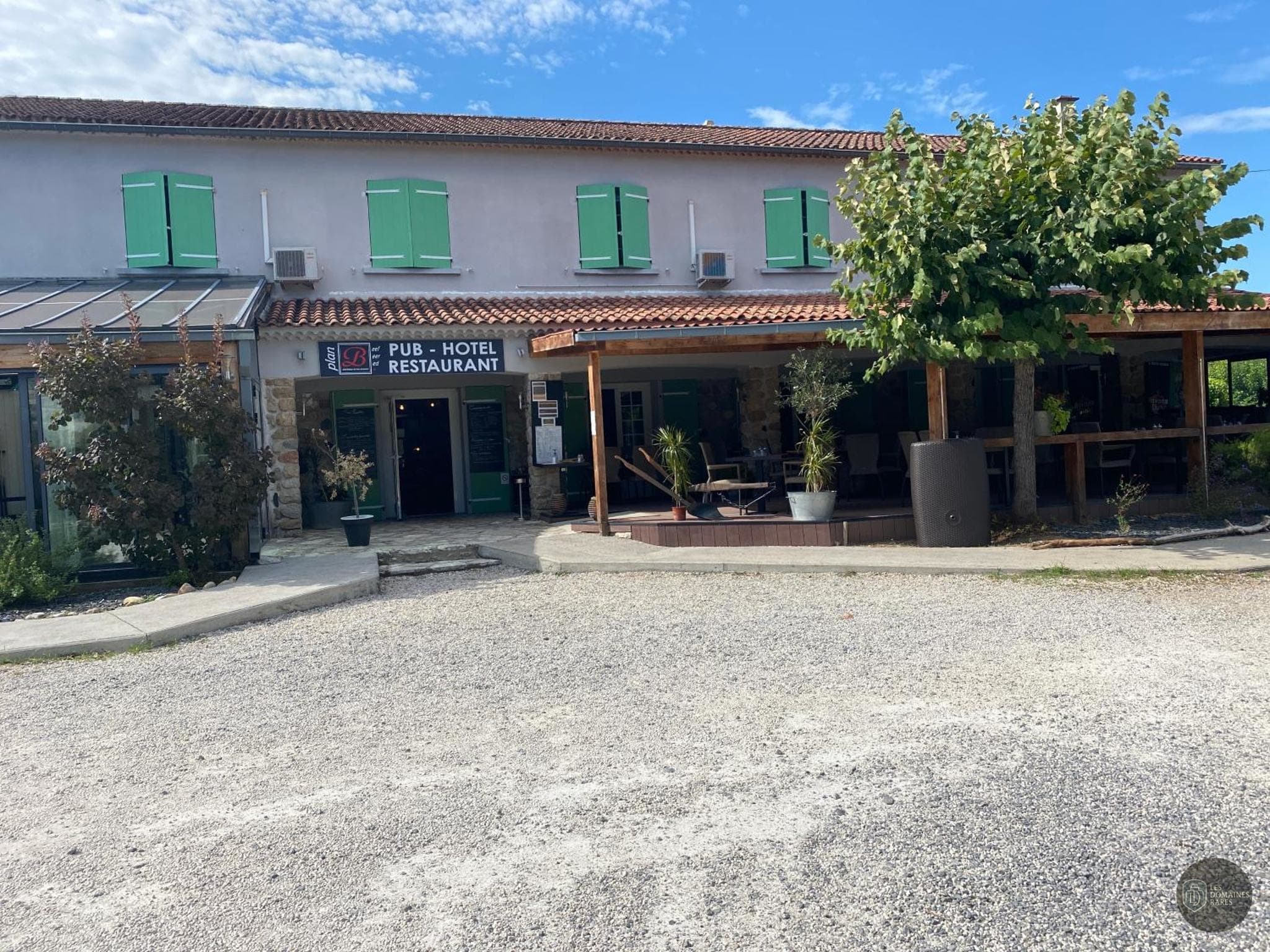 Vue extérieure de l'hôtel Hôtel Plan B en Auvergne-Rhône-Alpes