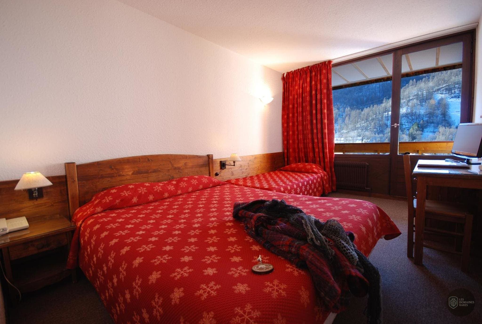 Chambre de l'hôtel Hôtel Plein Sud à Chantemerle en Provence-Alpes-Côte d'Azur